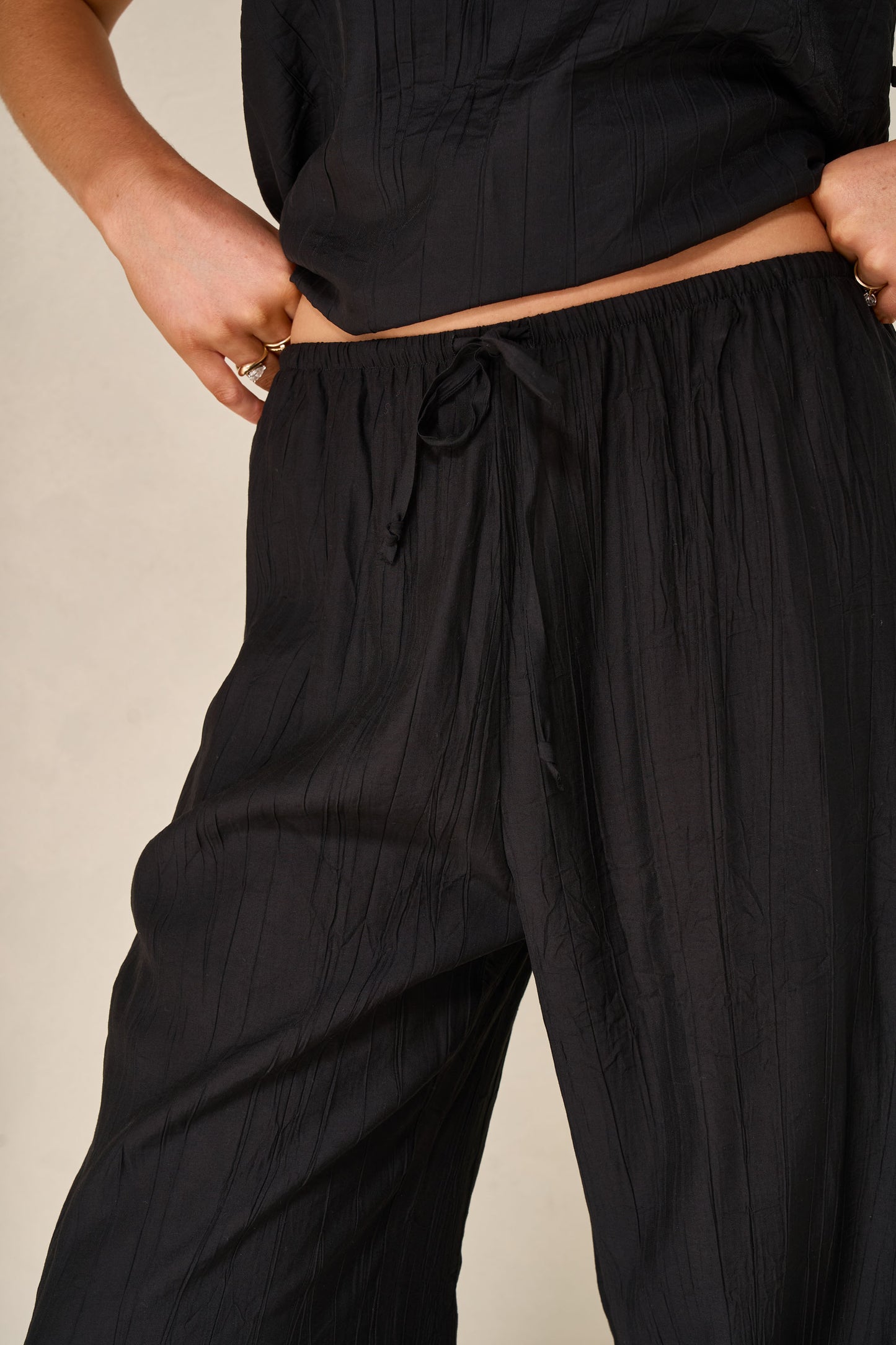 black-maternity-crinkle-pant-9