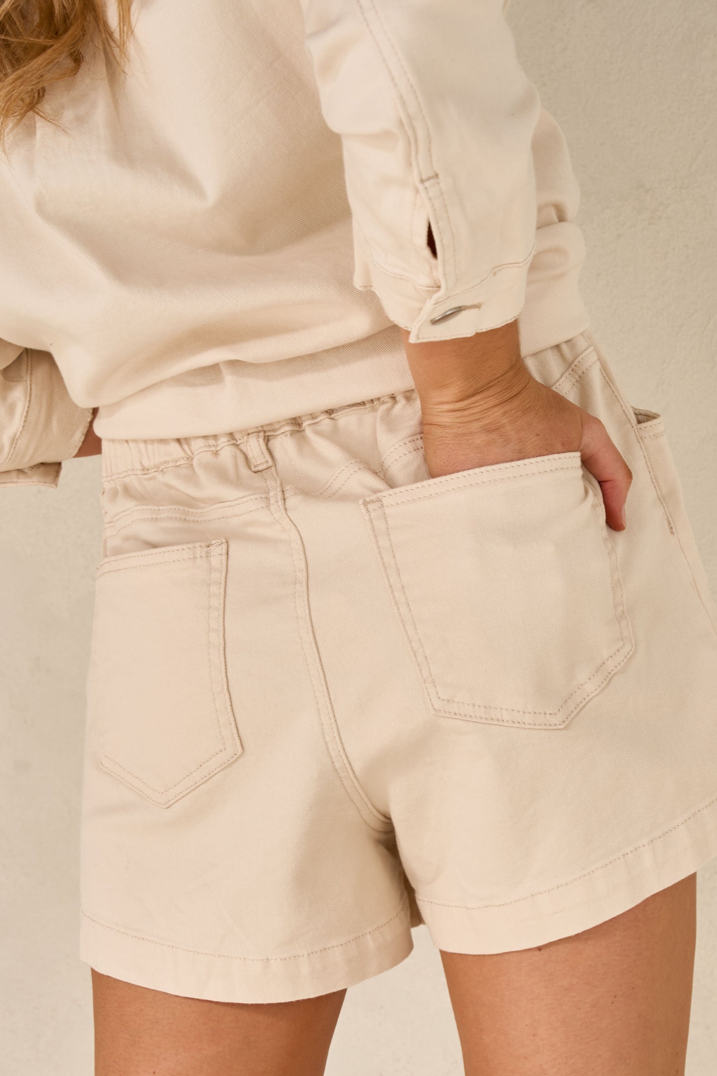 maternity-denim-shorts-ecru-10