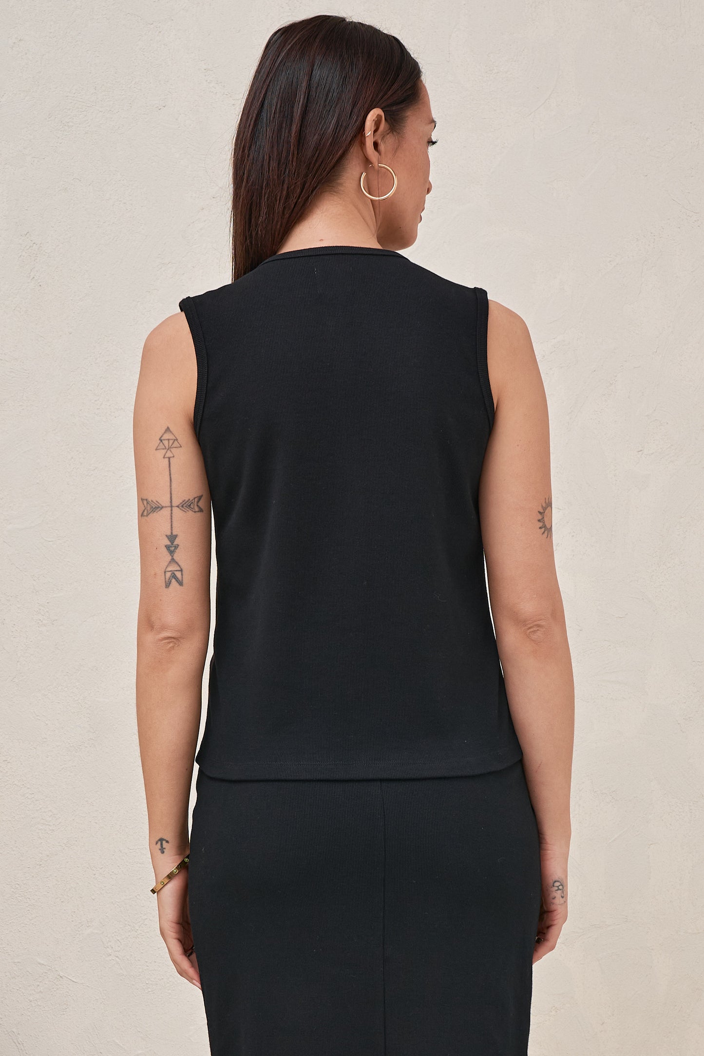 Storyline Button Tank - Black