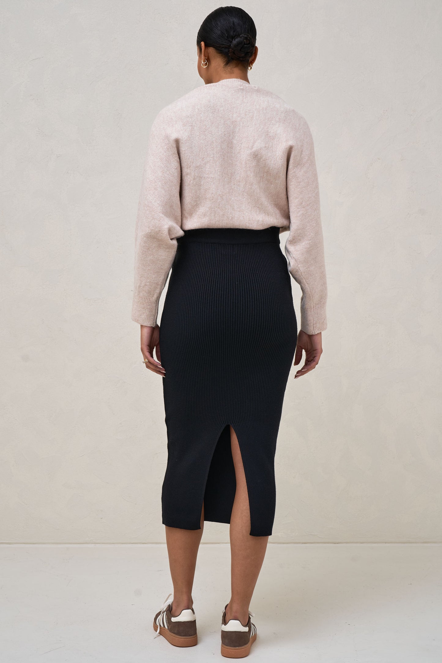 rib-knit-maternity-skirt-black-3