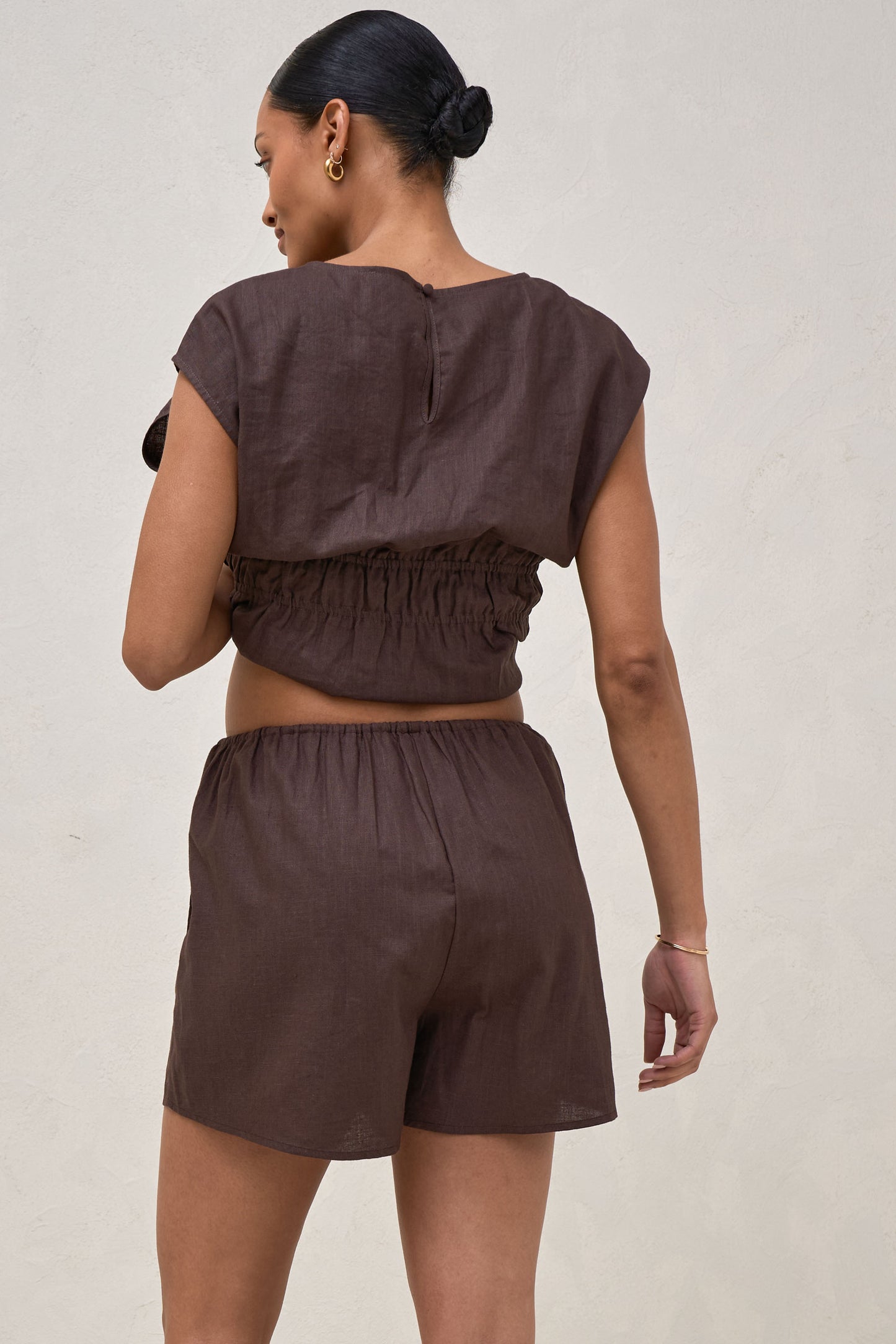 maternity-linen-short-chocolate-3
