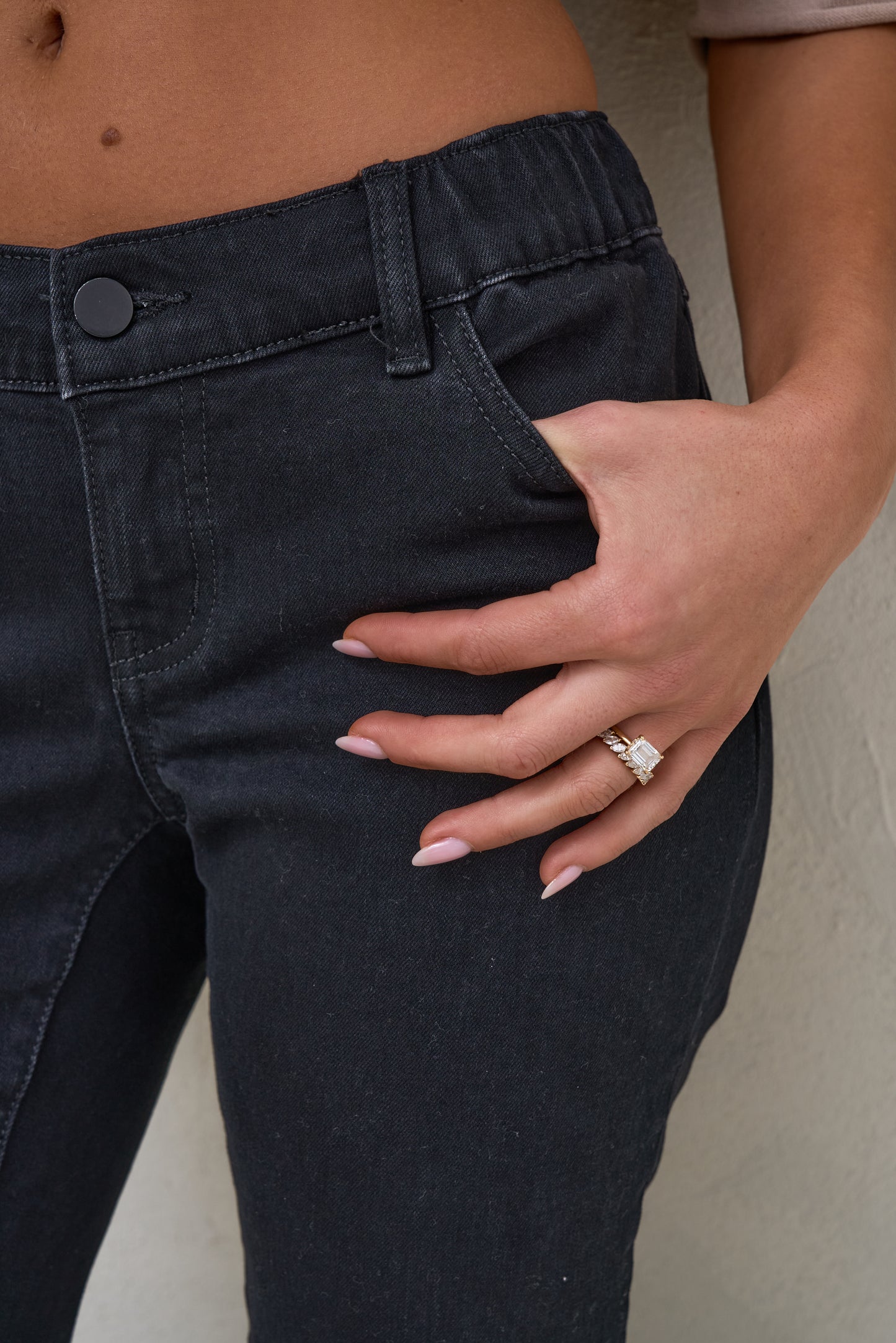 Small Talk Mum Jean - Washed Black