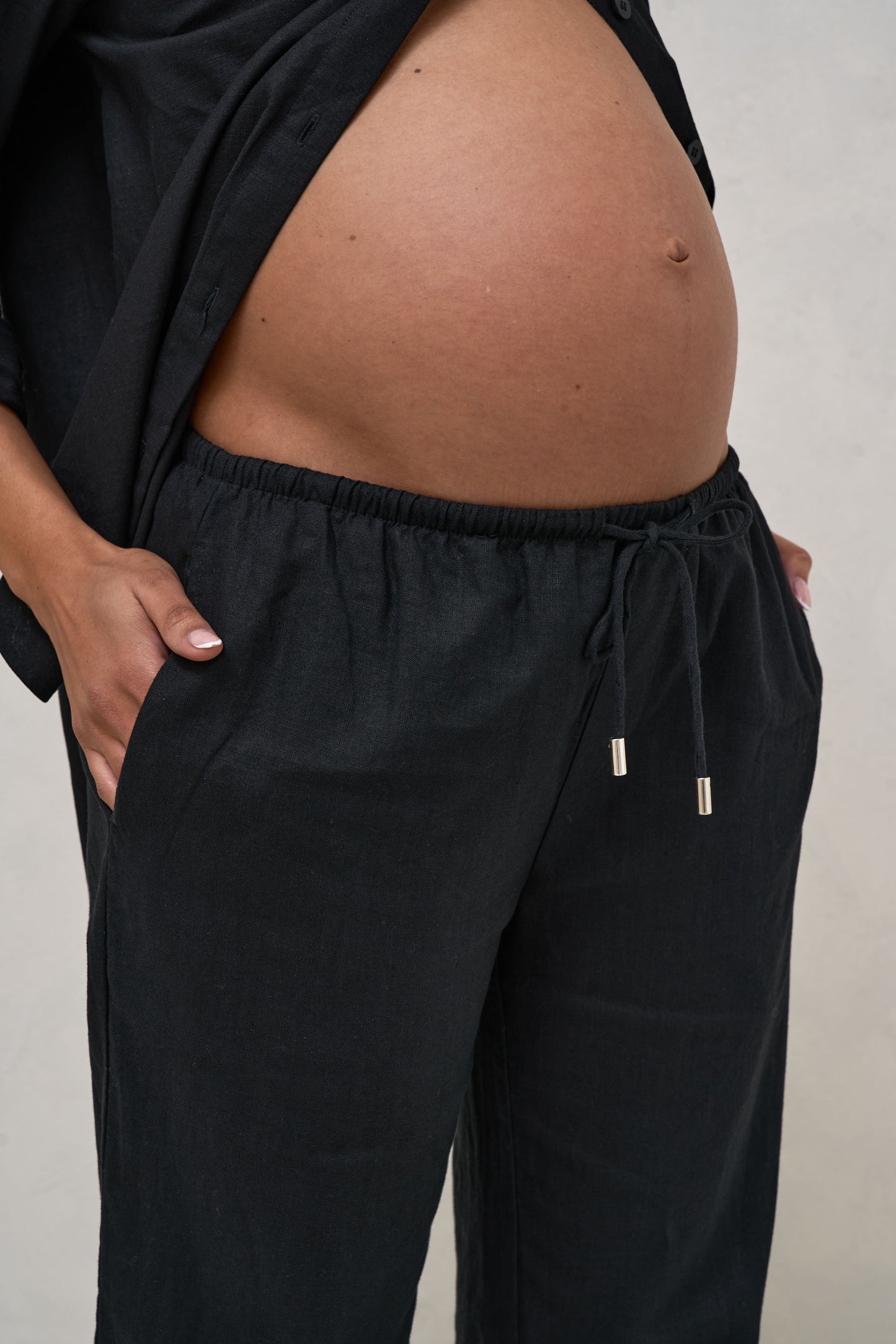 maternity-black-linen-pant-3
