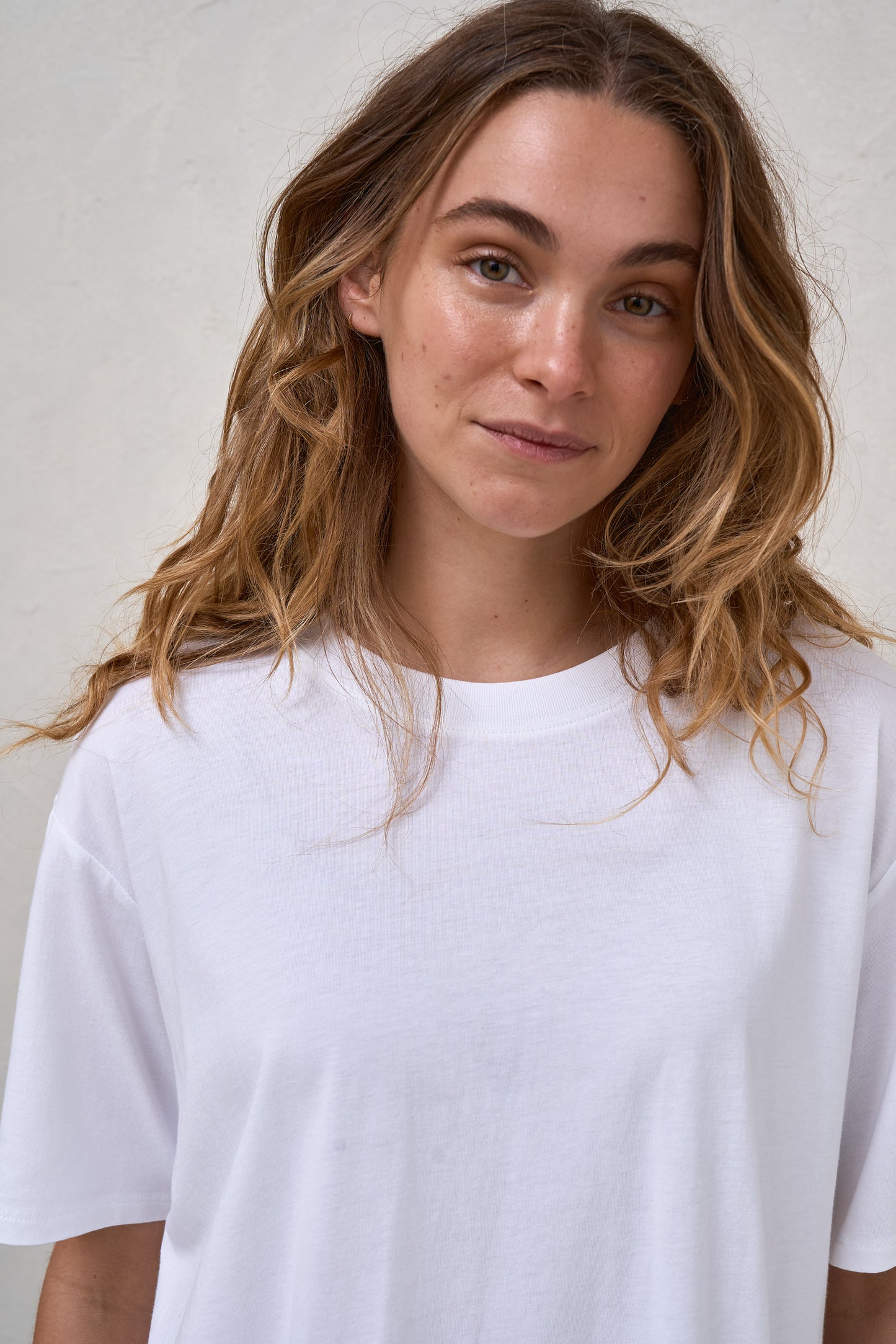 white-maternity-tee-7
