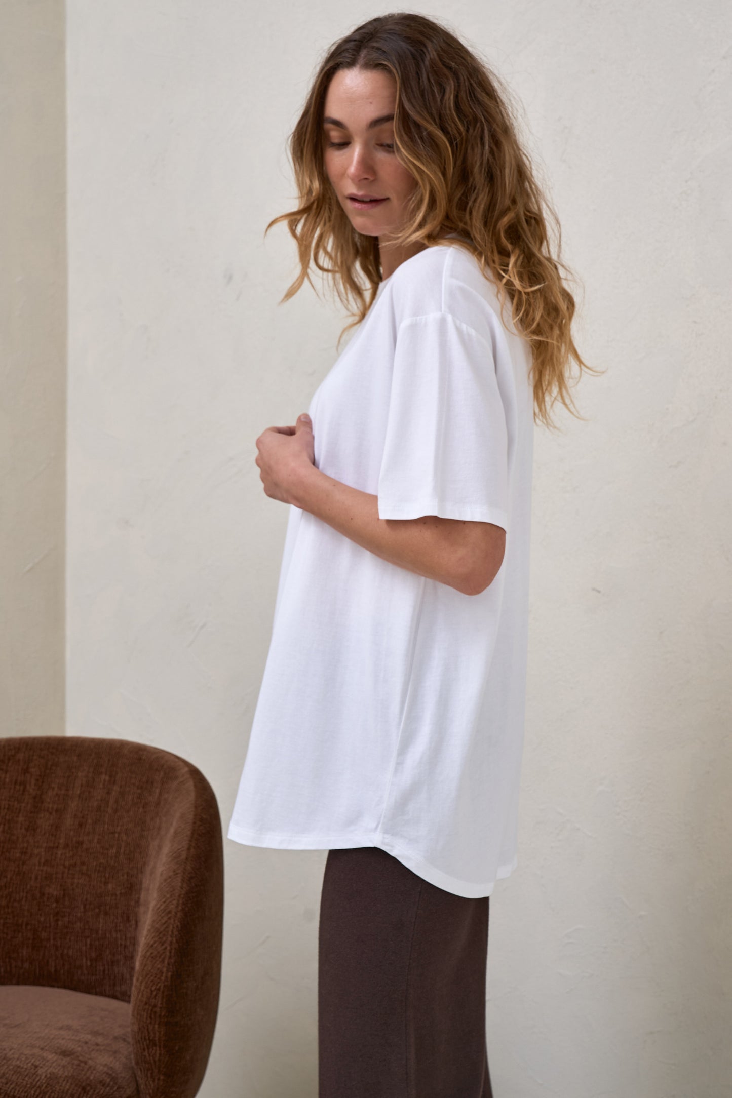 white-maternity-tee-9