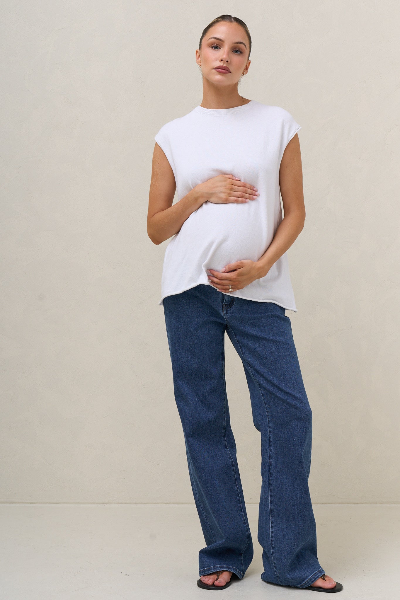 Light Form Knit Tank - White