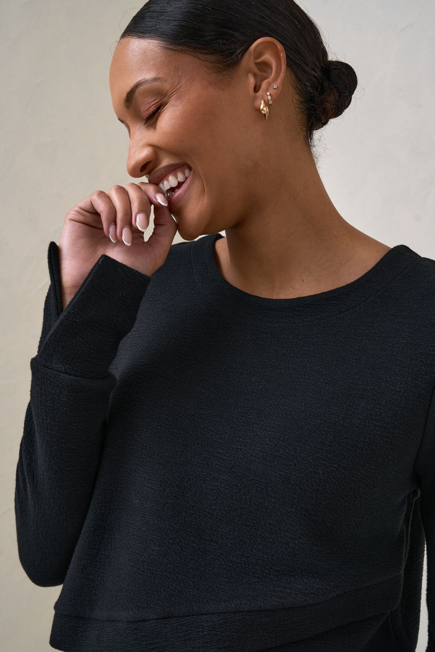 black-maternity-crop-top-cross-your-heart-crop-4