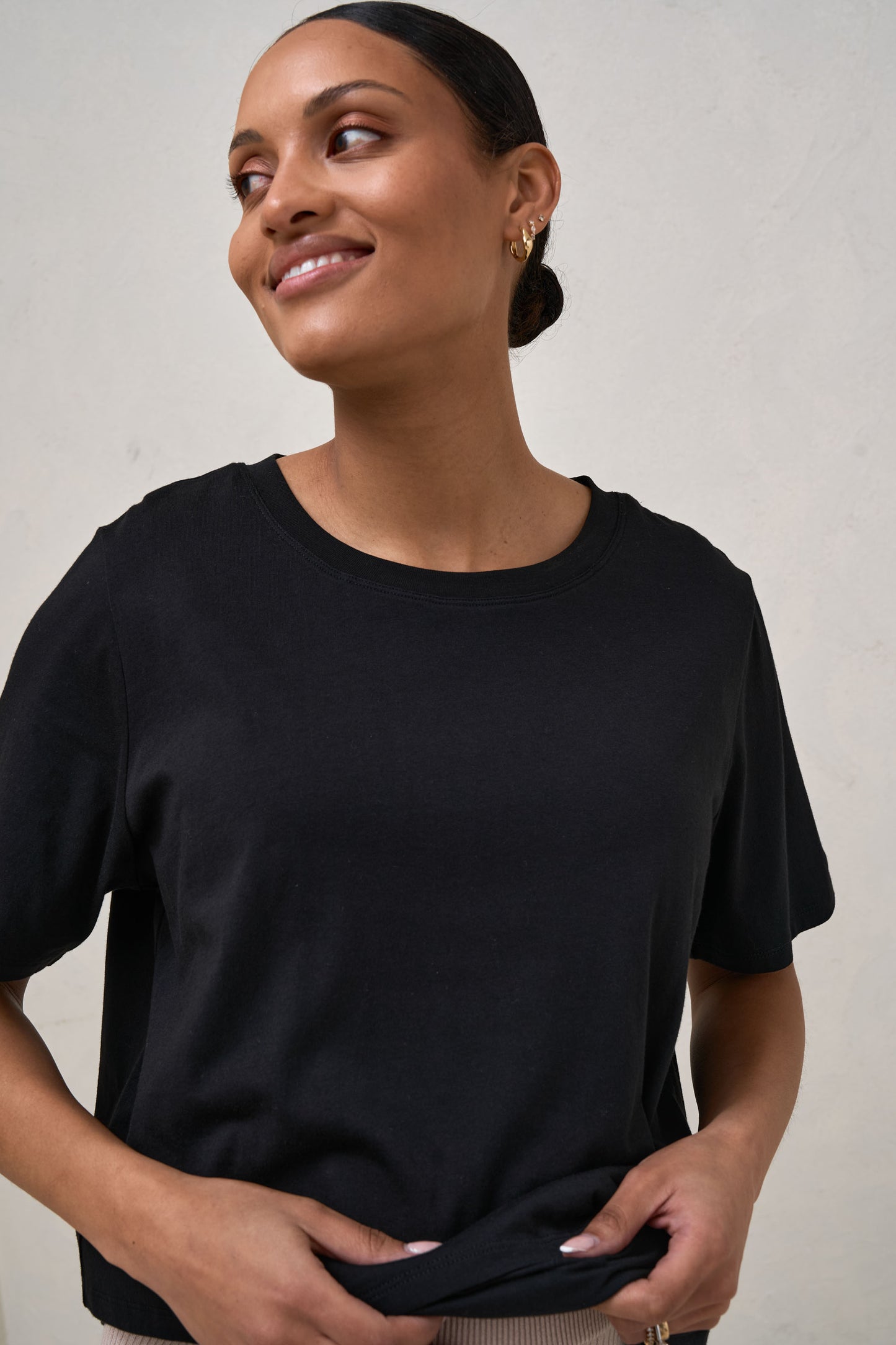 maternity-and-nursing-tee-black-4