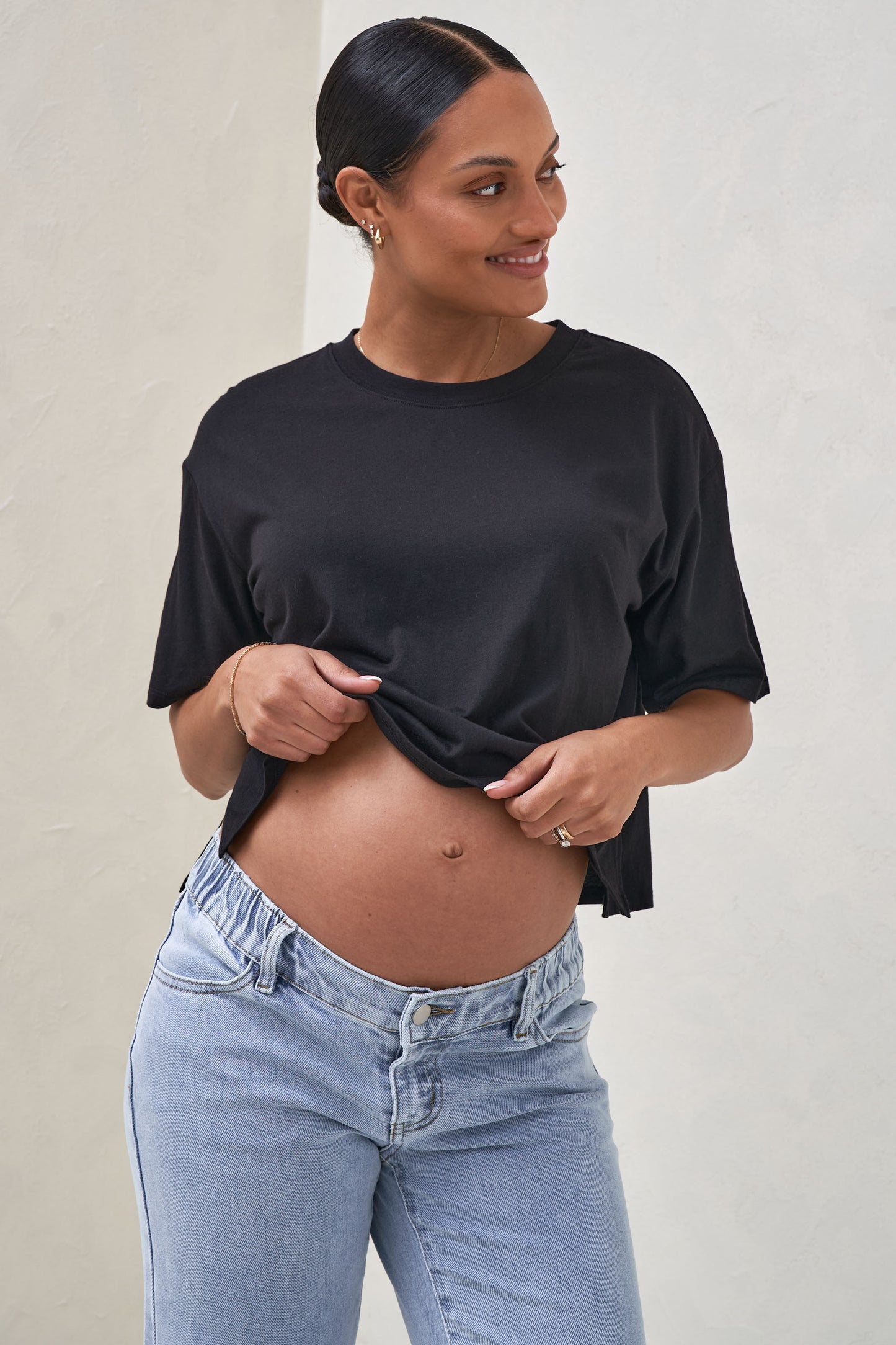 black-maternity-cropped-tee-4