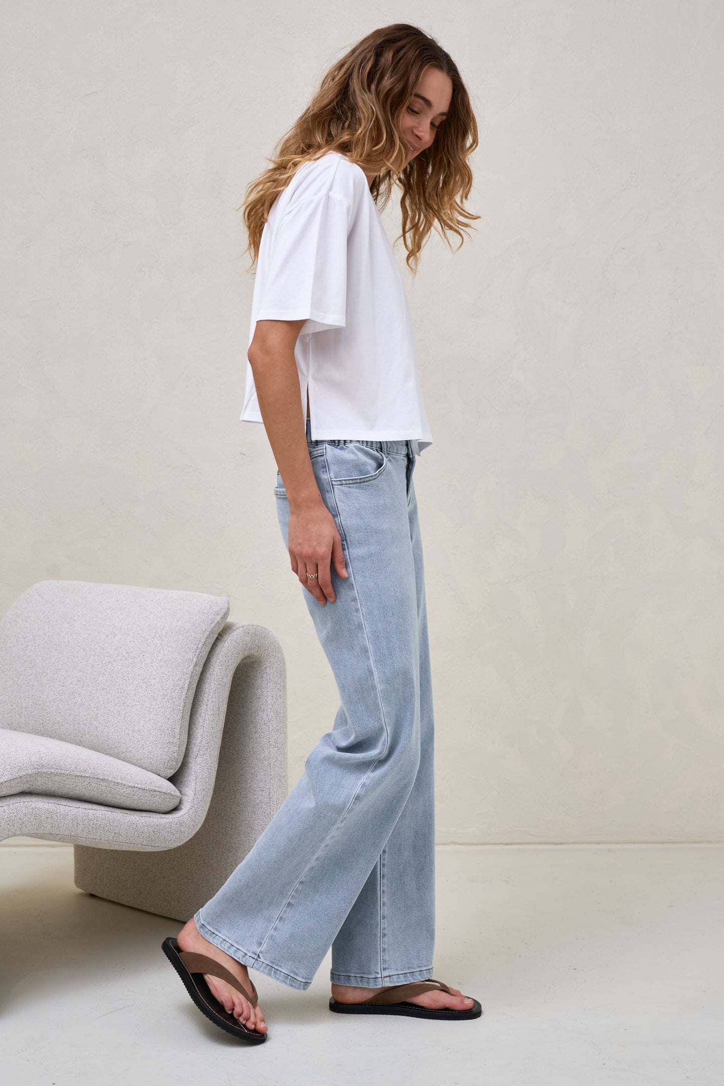 white-maternity-cropped-tee-7