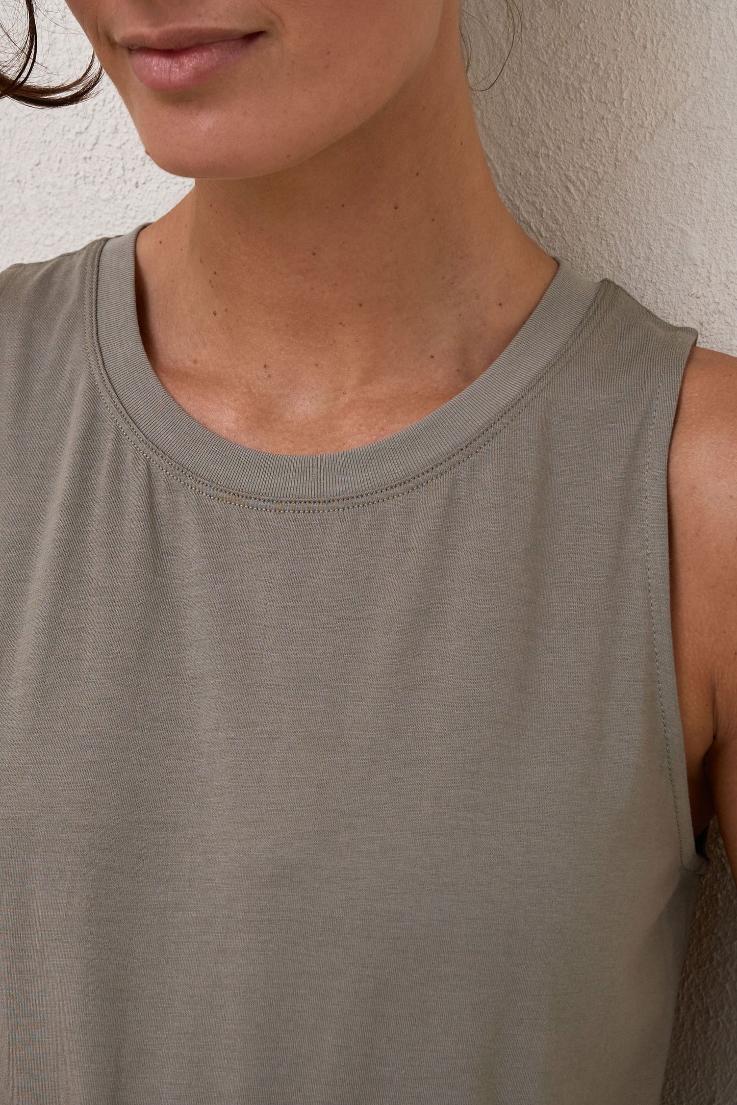 Into It Tank - Khaki
