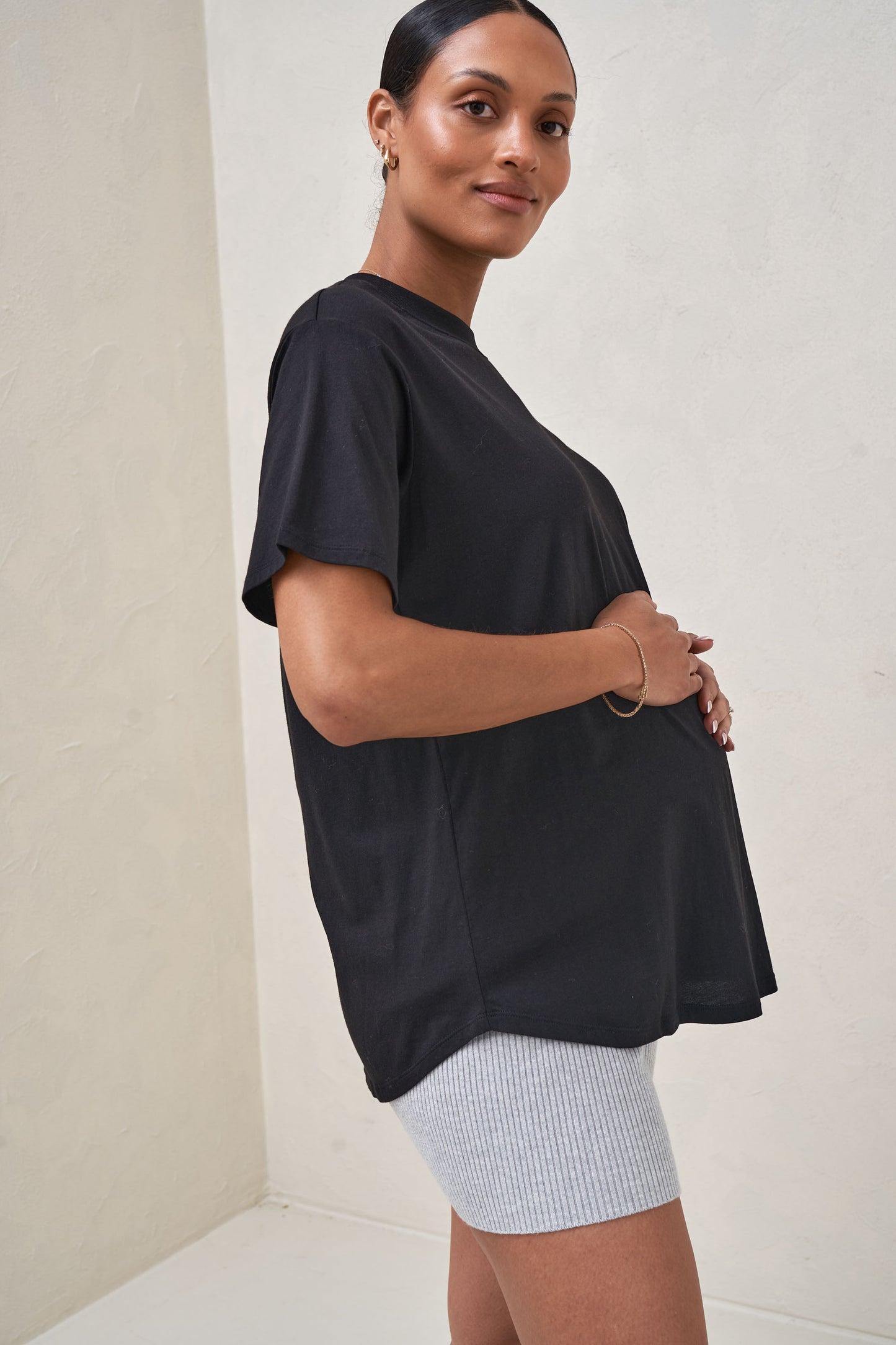 black-maternity-tee-2