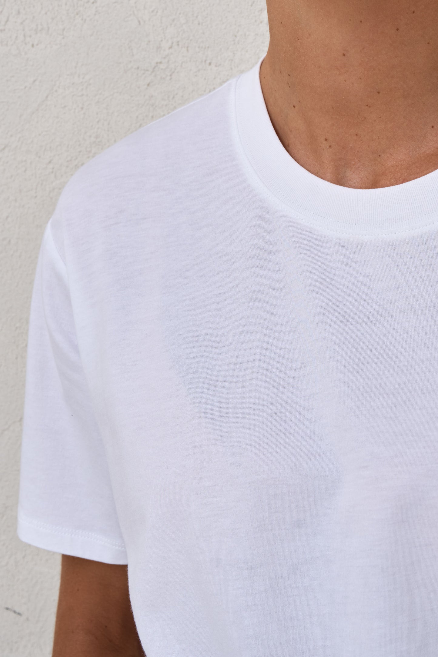 white-maternity-tee-4