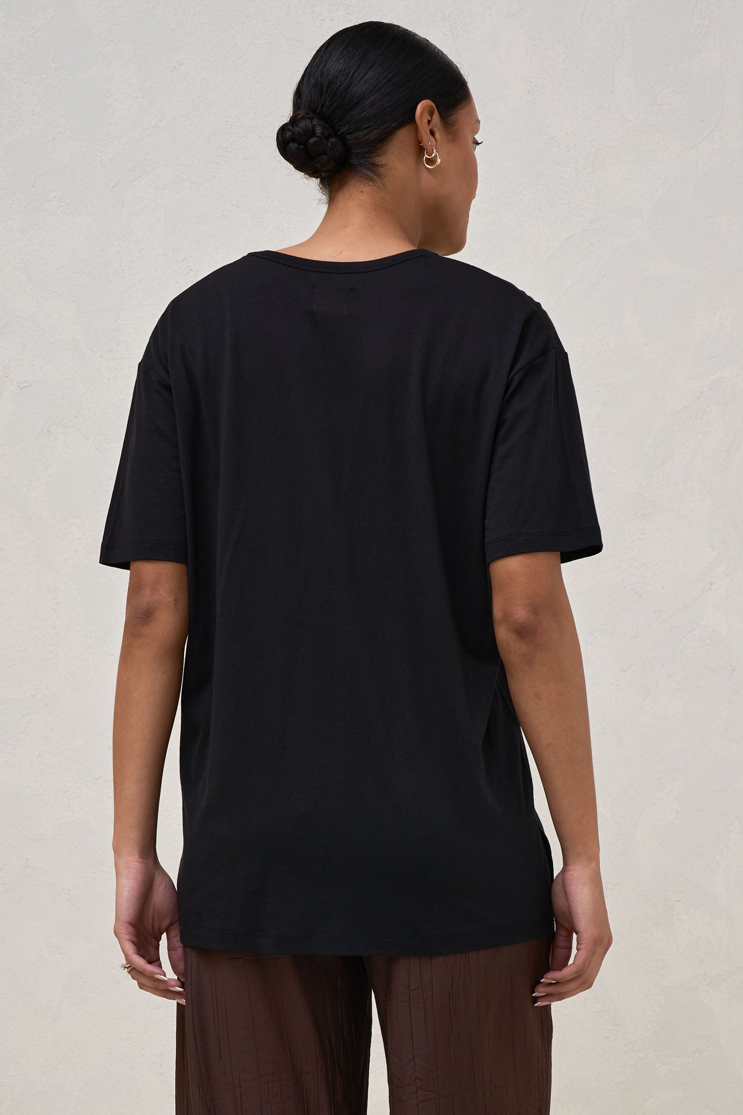 black-maternity-scoop-tee-3