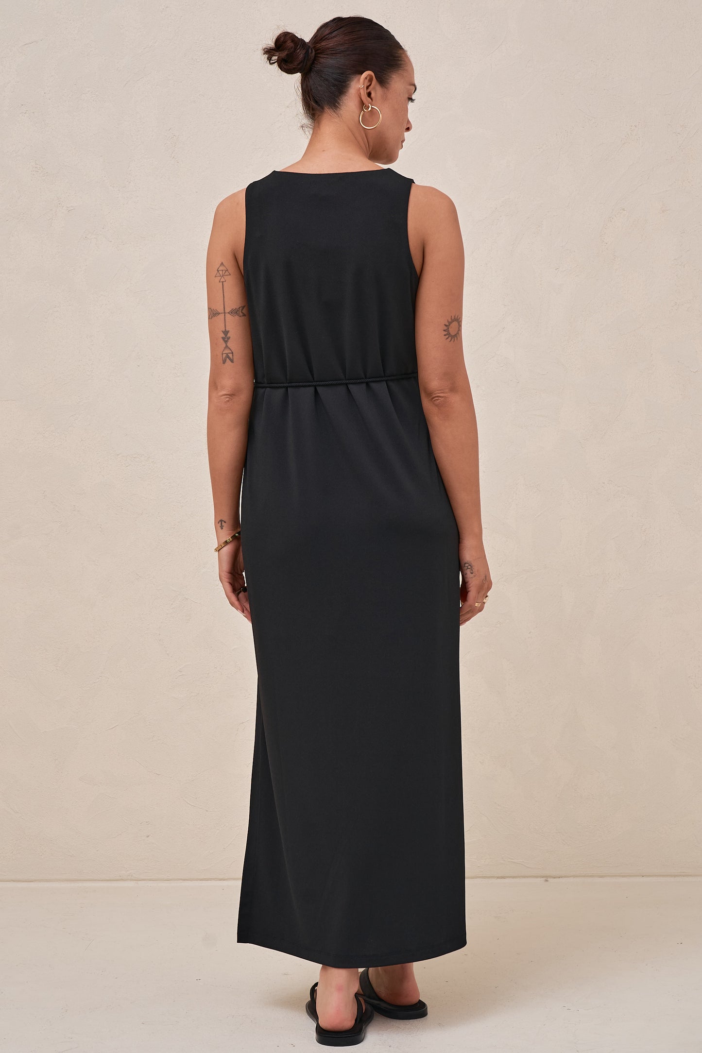Calibration Nursing Column Dress - Black