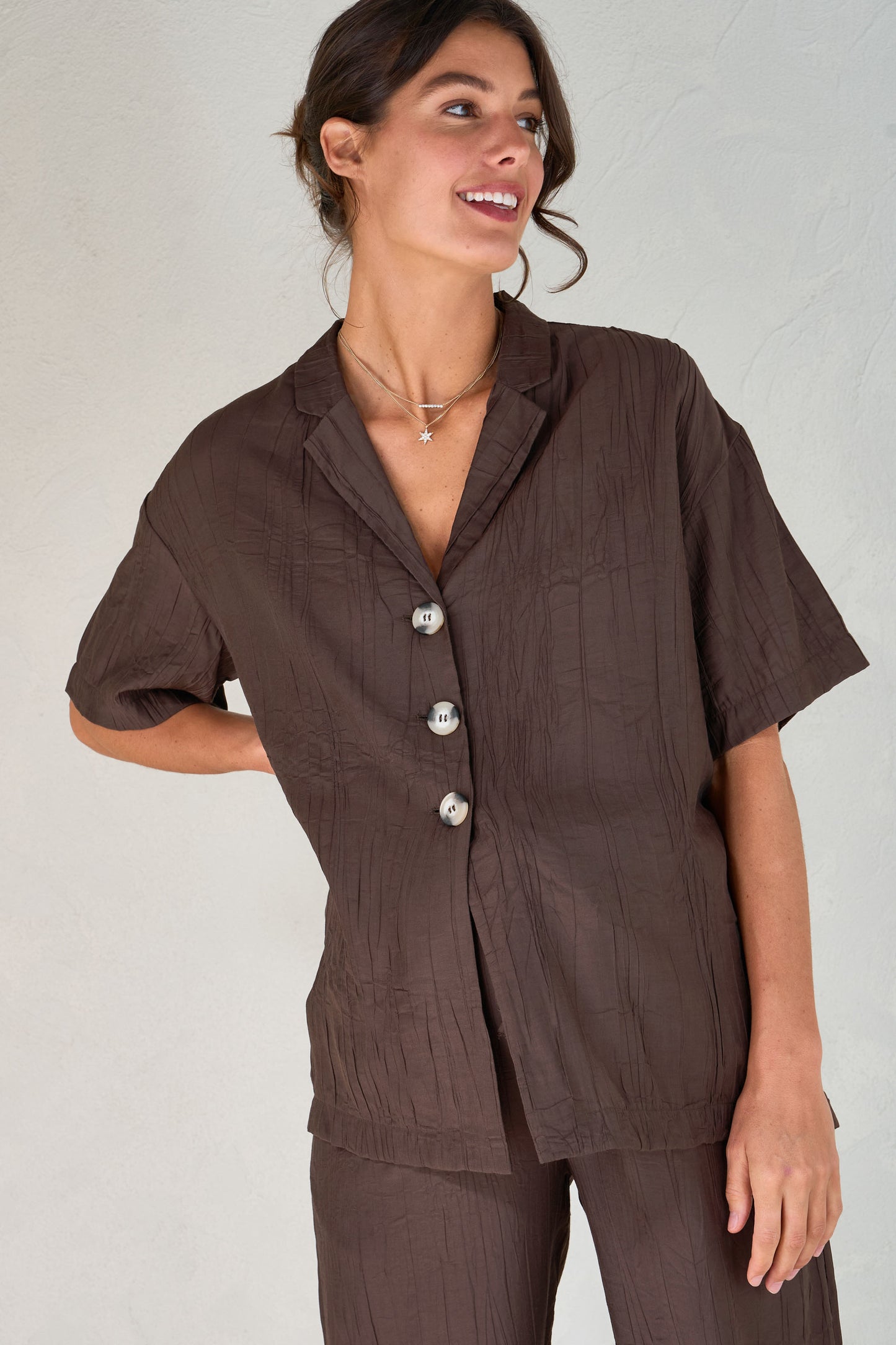 maternity-crinkle-shirt-chocolate-1