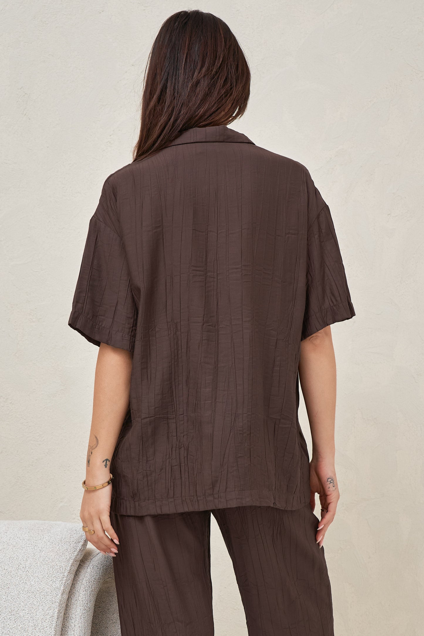 Ease Away Crinkle Shirt - Chocolate