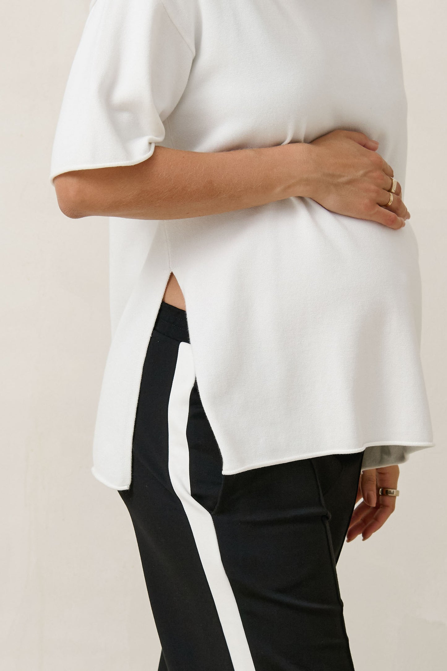 white knit maternity tee -2