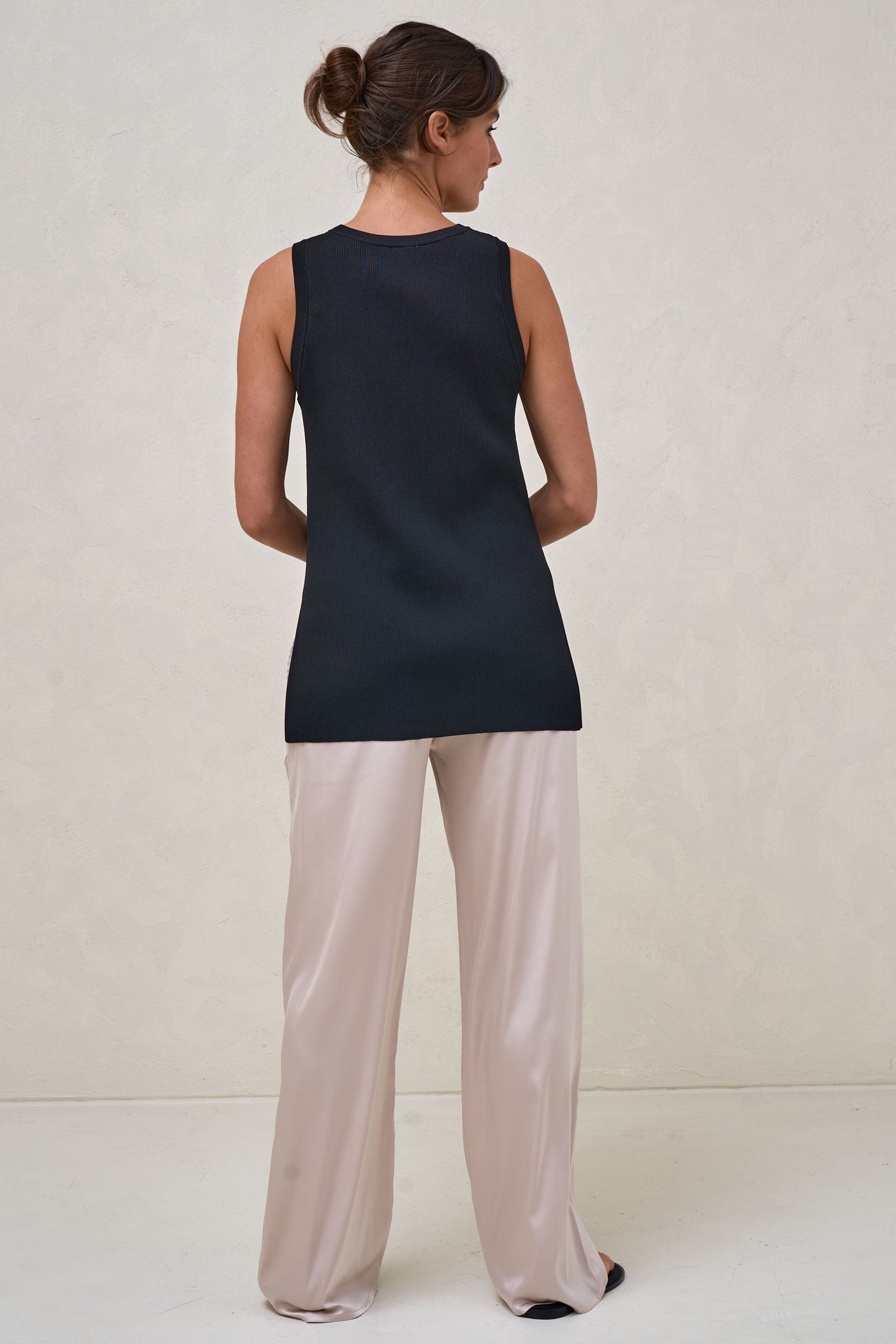 longline-maternity-tank-black-3