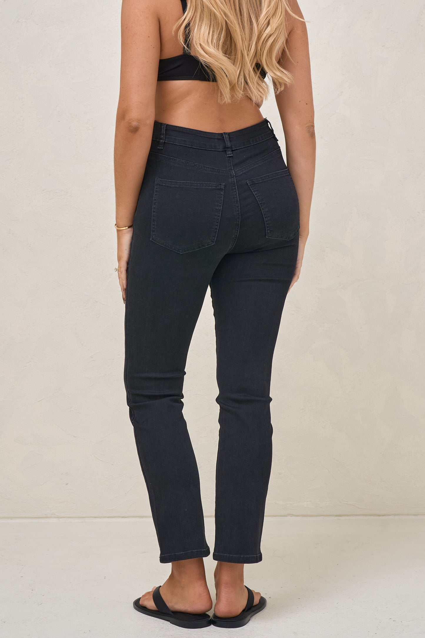 In Step Slim Straight Jean - Black