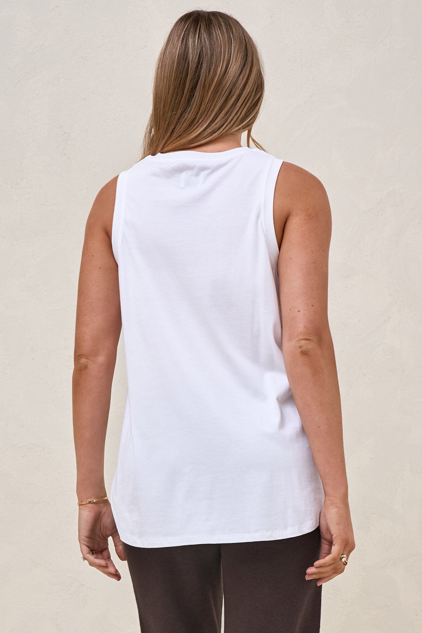 Into It Curved Hem Tank - White