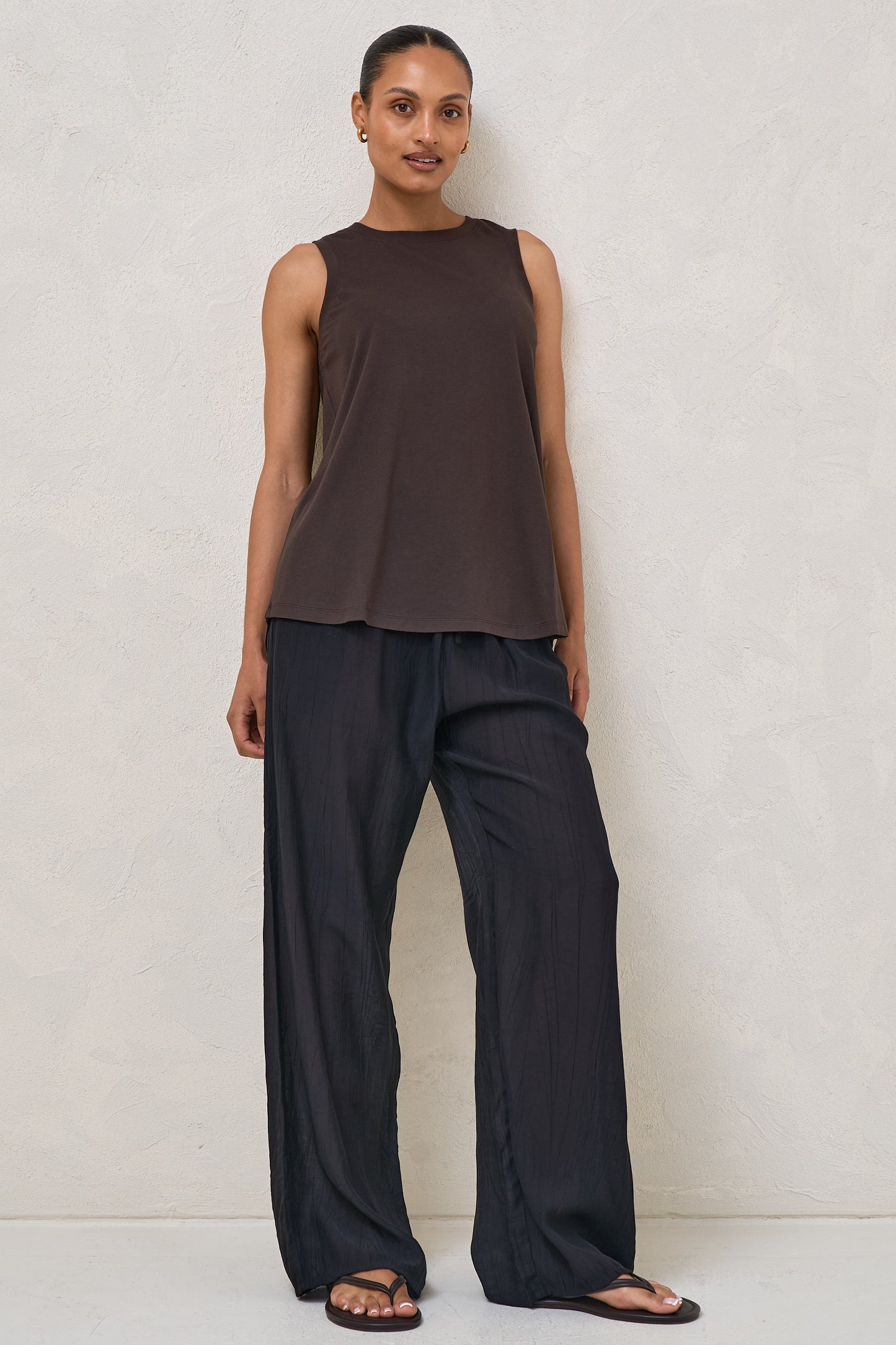 Into It Curved Hem Tank - Espresso