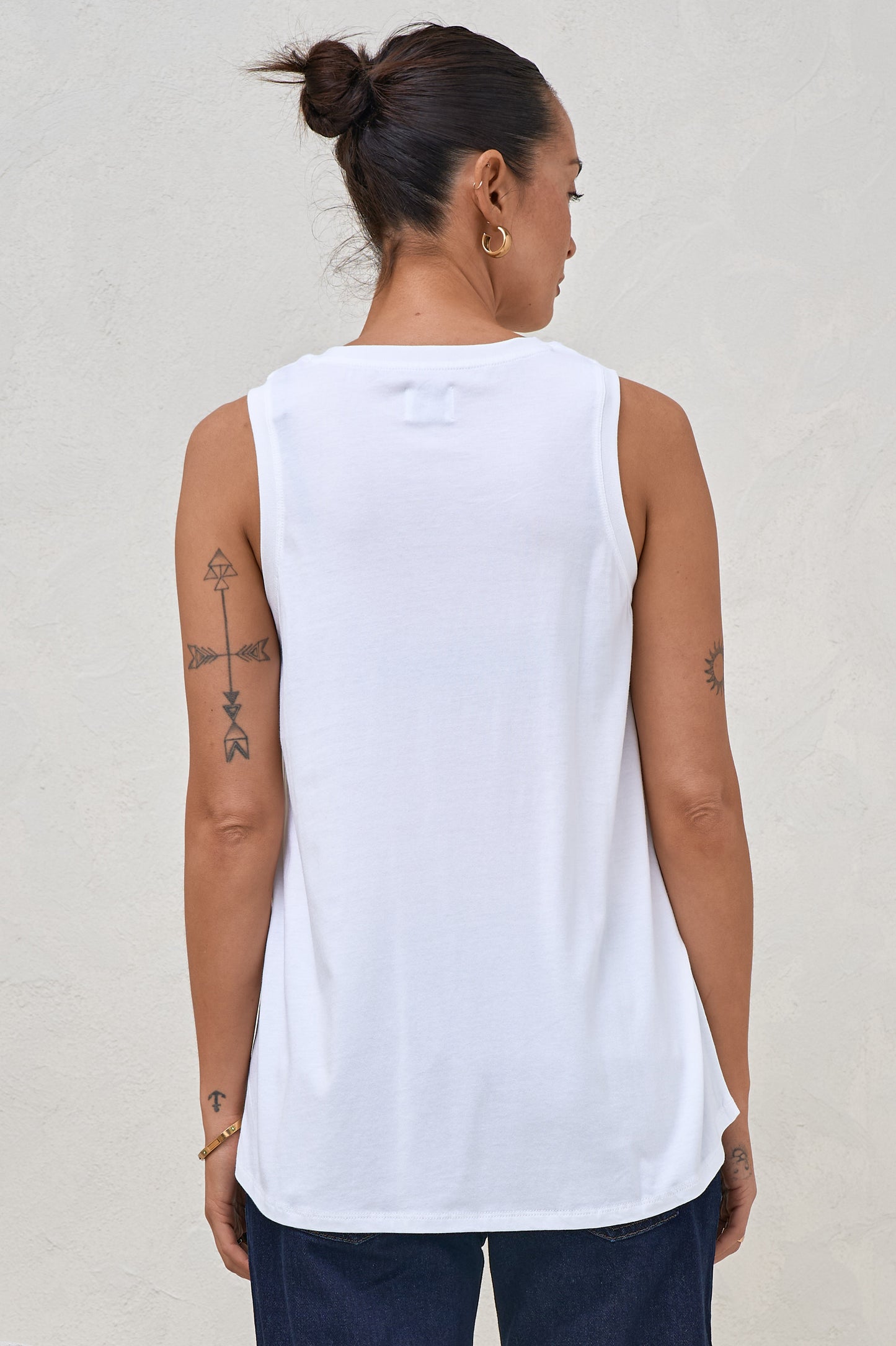 Into It Curved Hem Tank - White