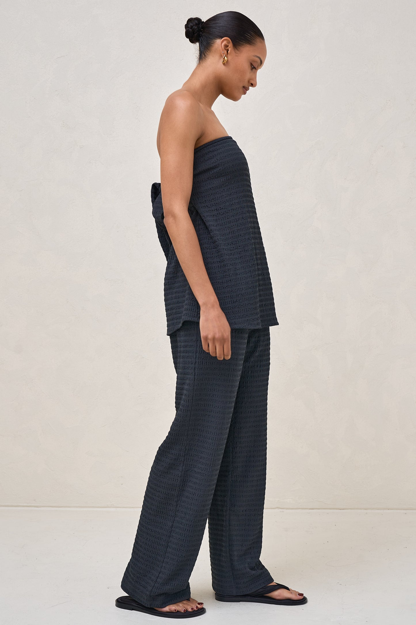 Mood  Shift Strapless Top - Slate