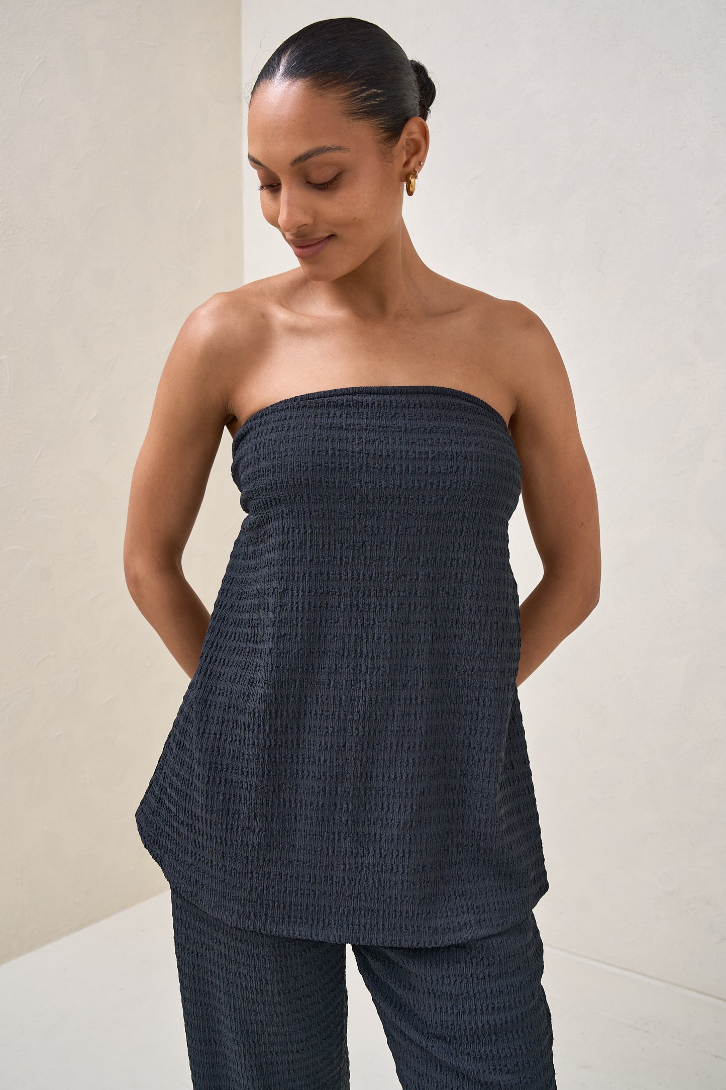 Mood  Shift Strapless Top - Slate