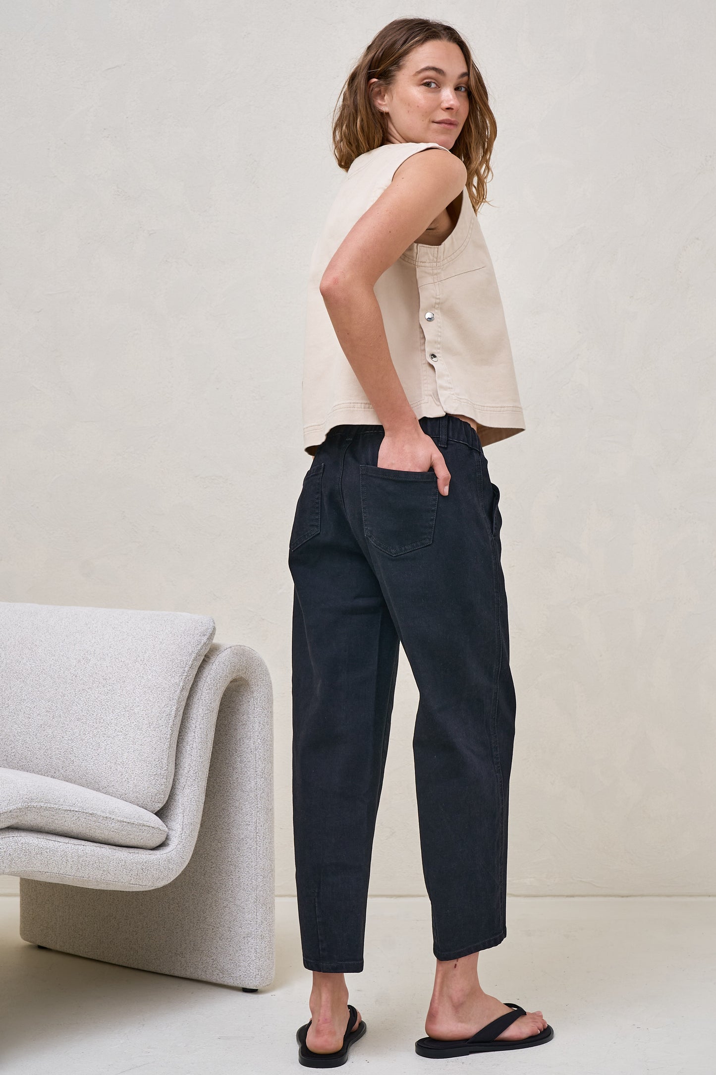 Bend The Rules Barrel Jean - Washed Black