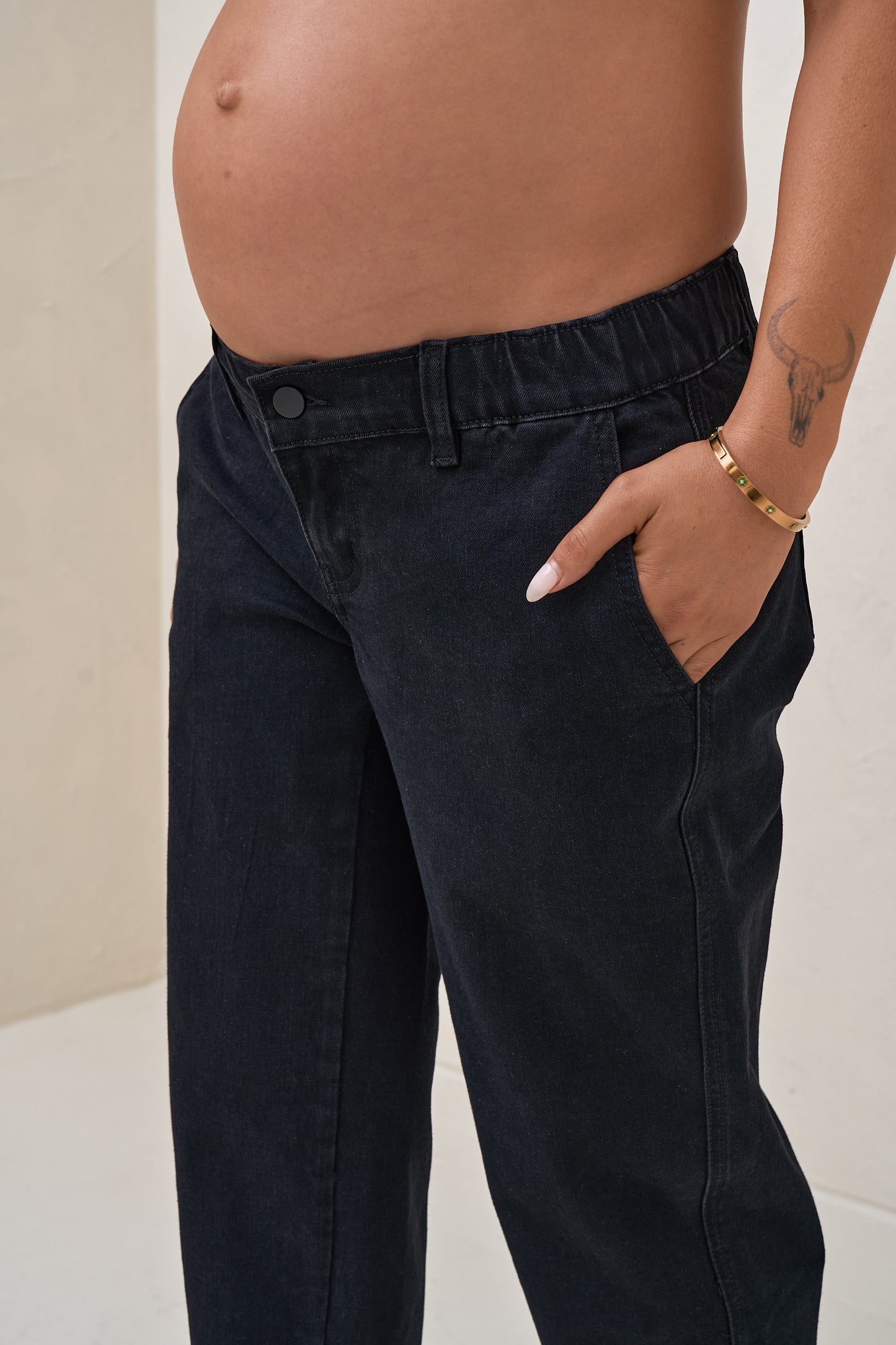 Bend The Rules Barrel Jean - Washed Black