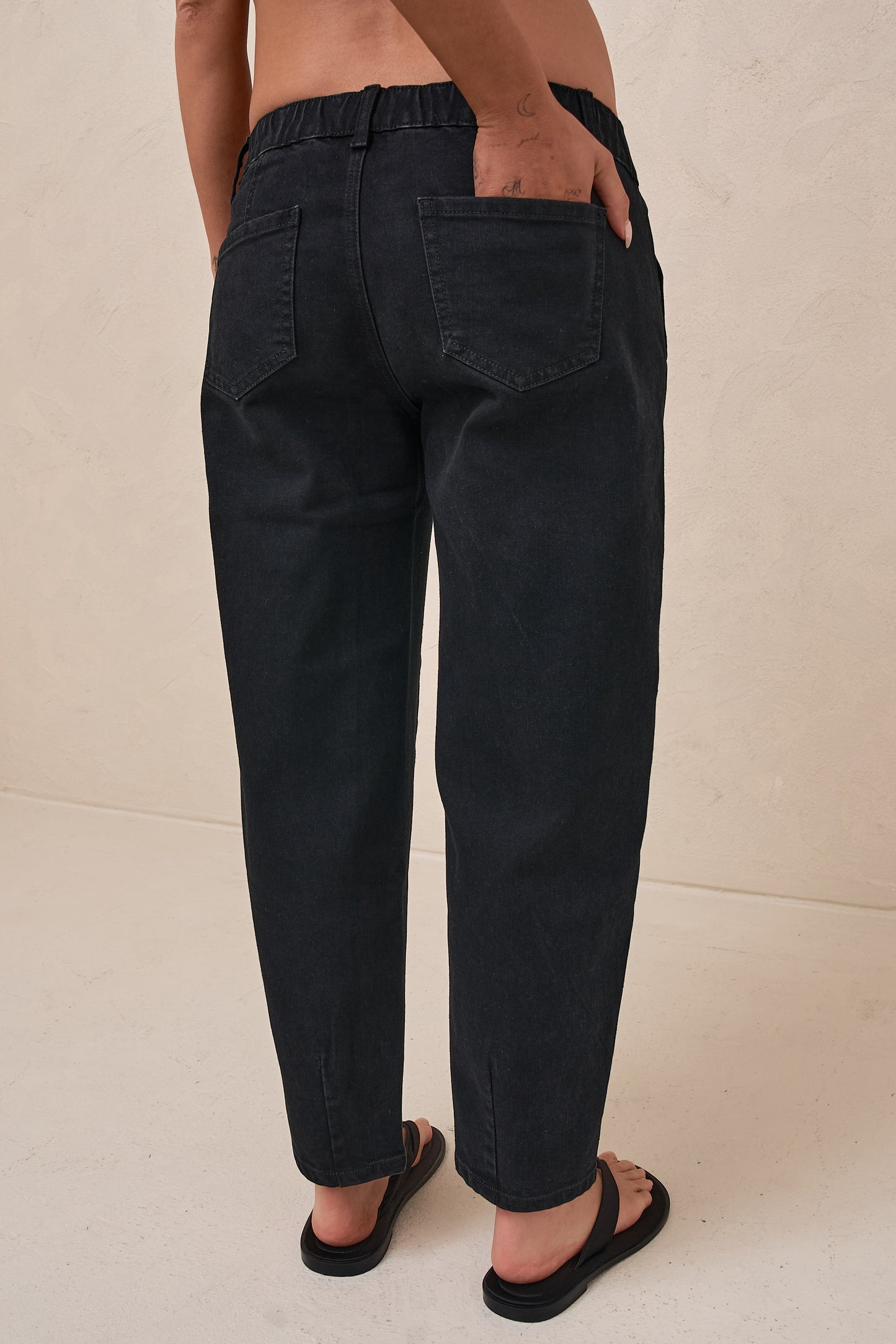 Bend The Rules Barrel Jean - Washed Black