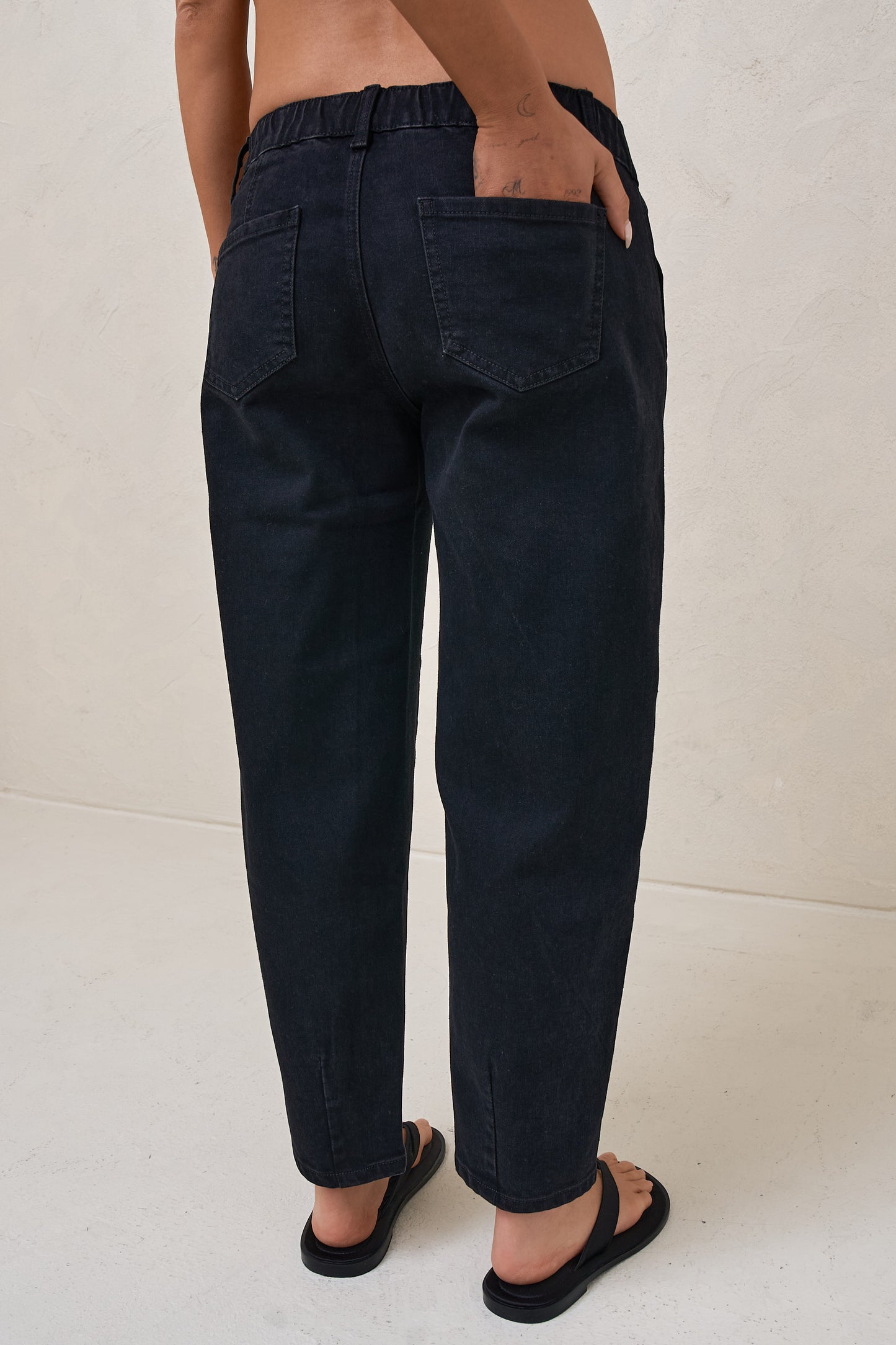 Bend The Rules Barrel Jean - Washed Black