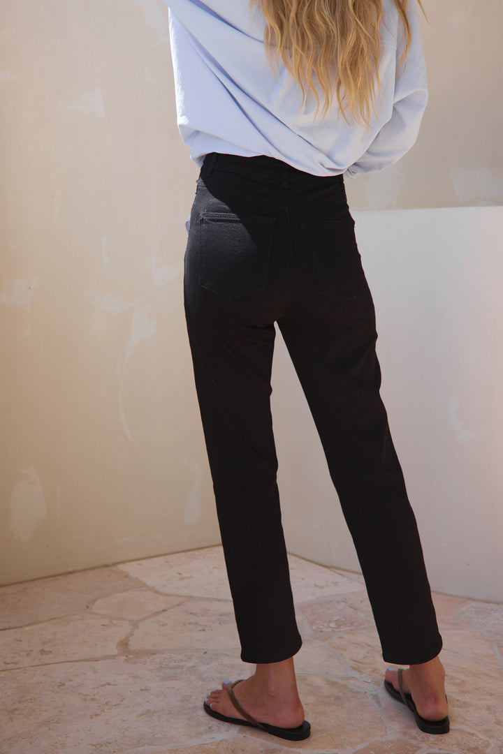 black-maternity-mum-jeans-4