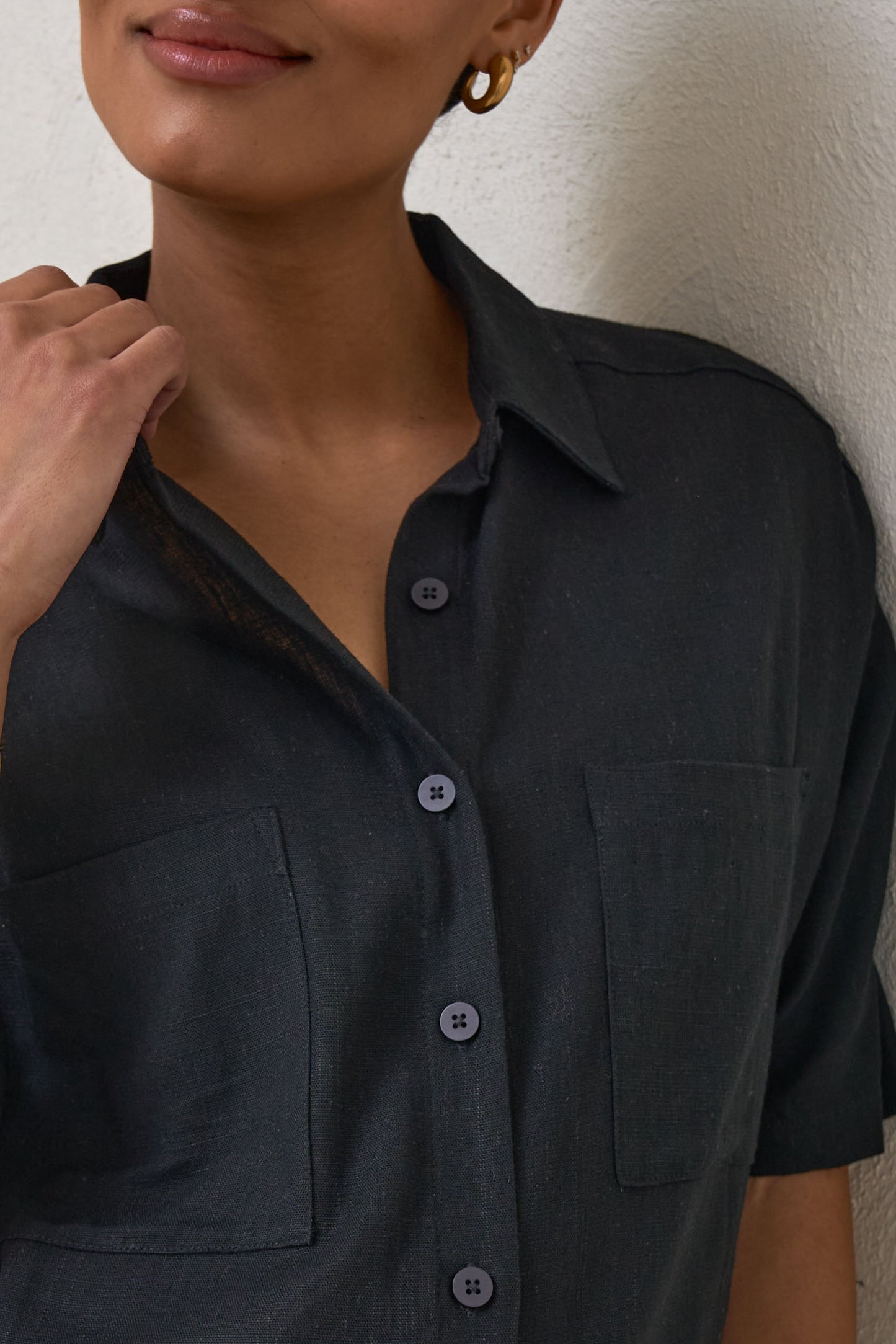 linen-birthing-gown-black-4