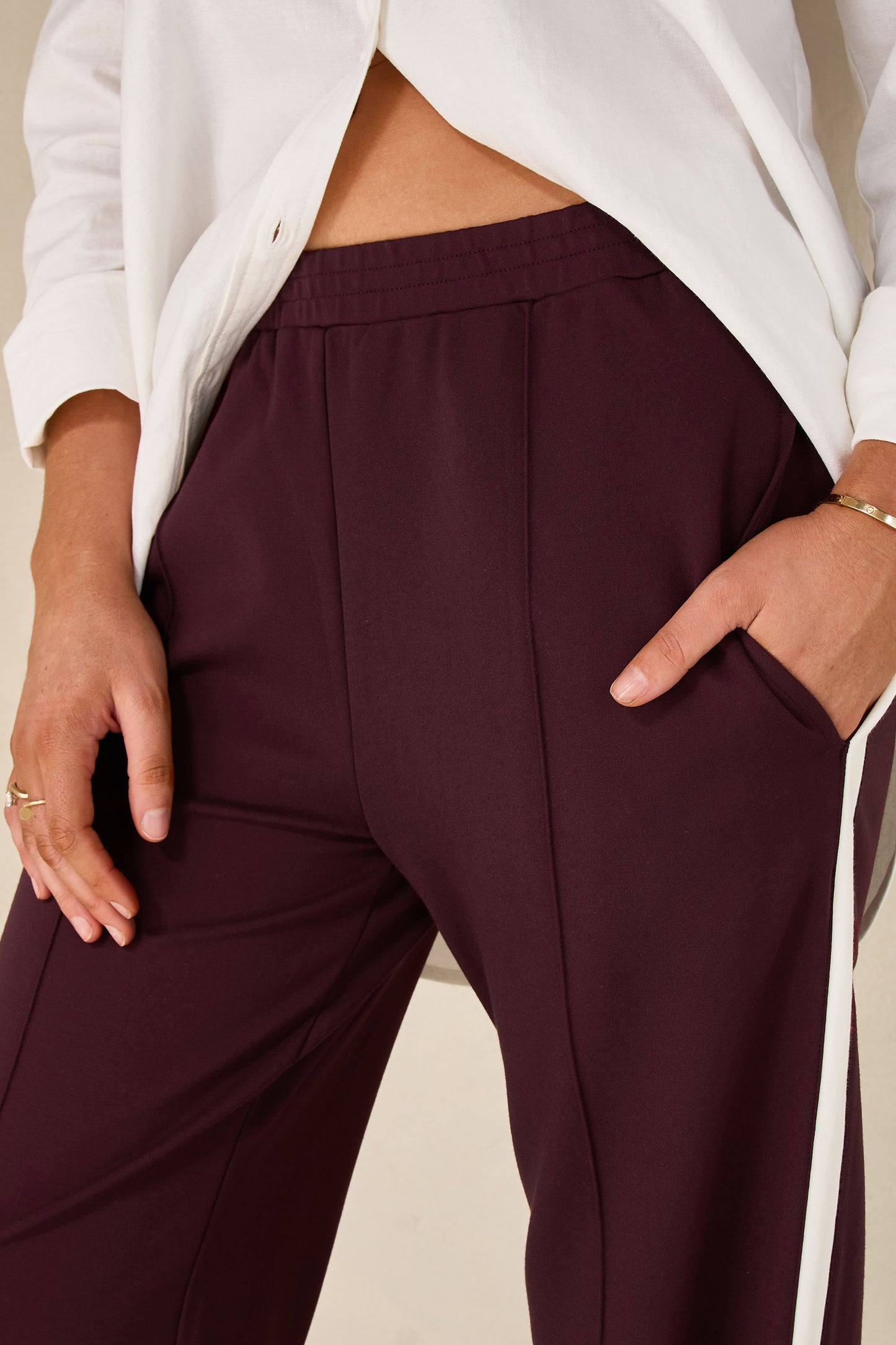 maternity-split-hem-pant-with-stripe-9