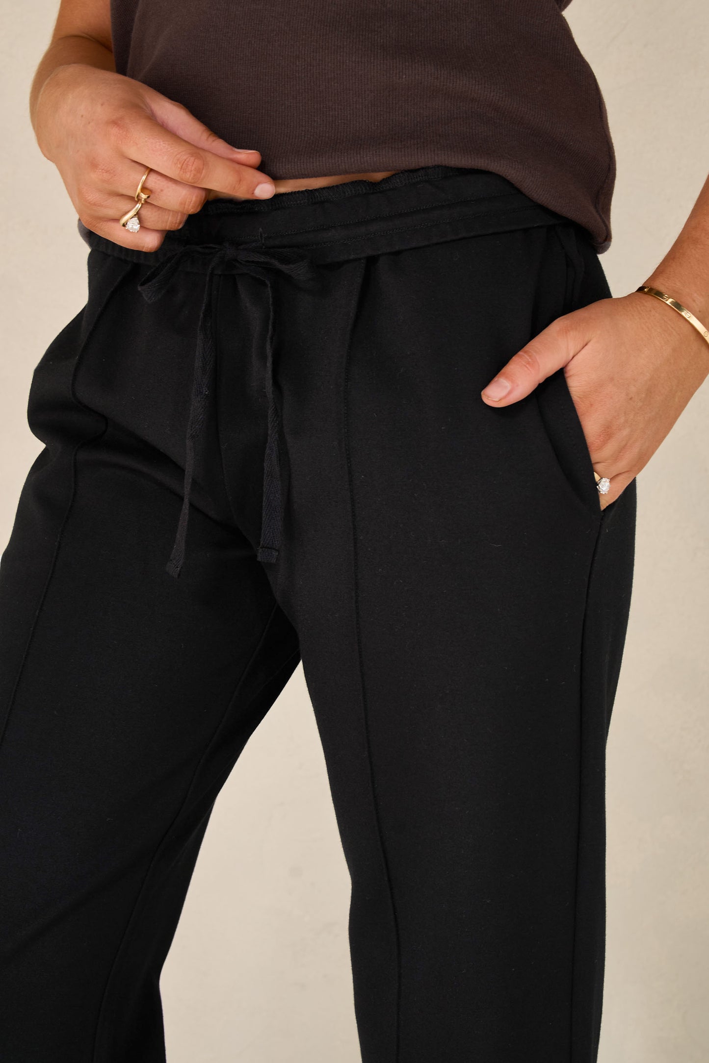 maternity-cropped-black-pants-9