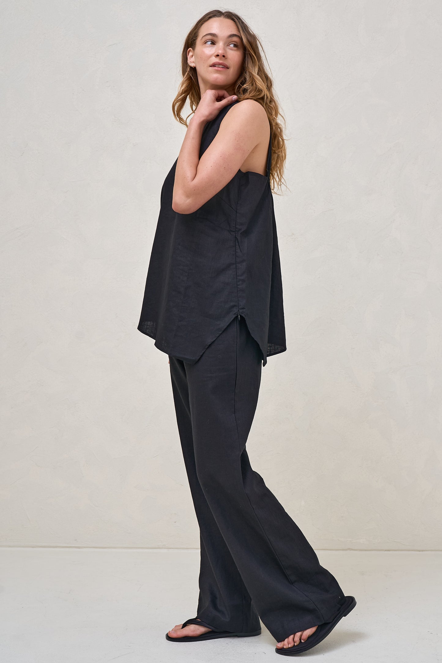 Timeless Linen Nursing Tank - Black