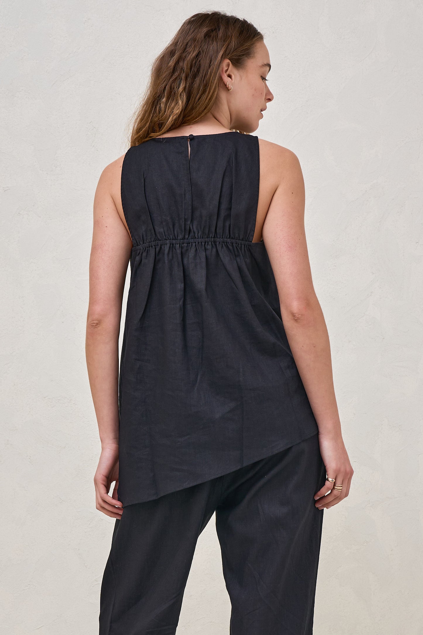 Timeless Linen Nursing Tank - Black