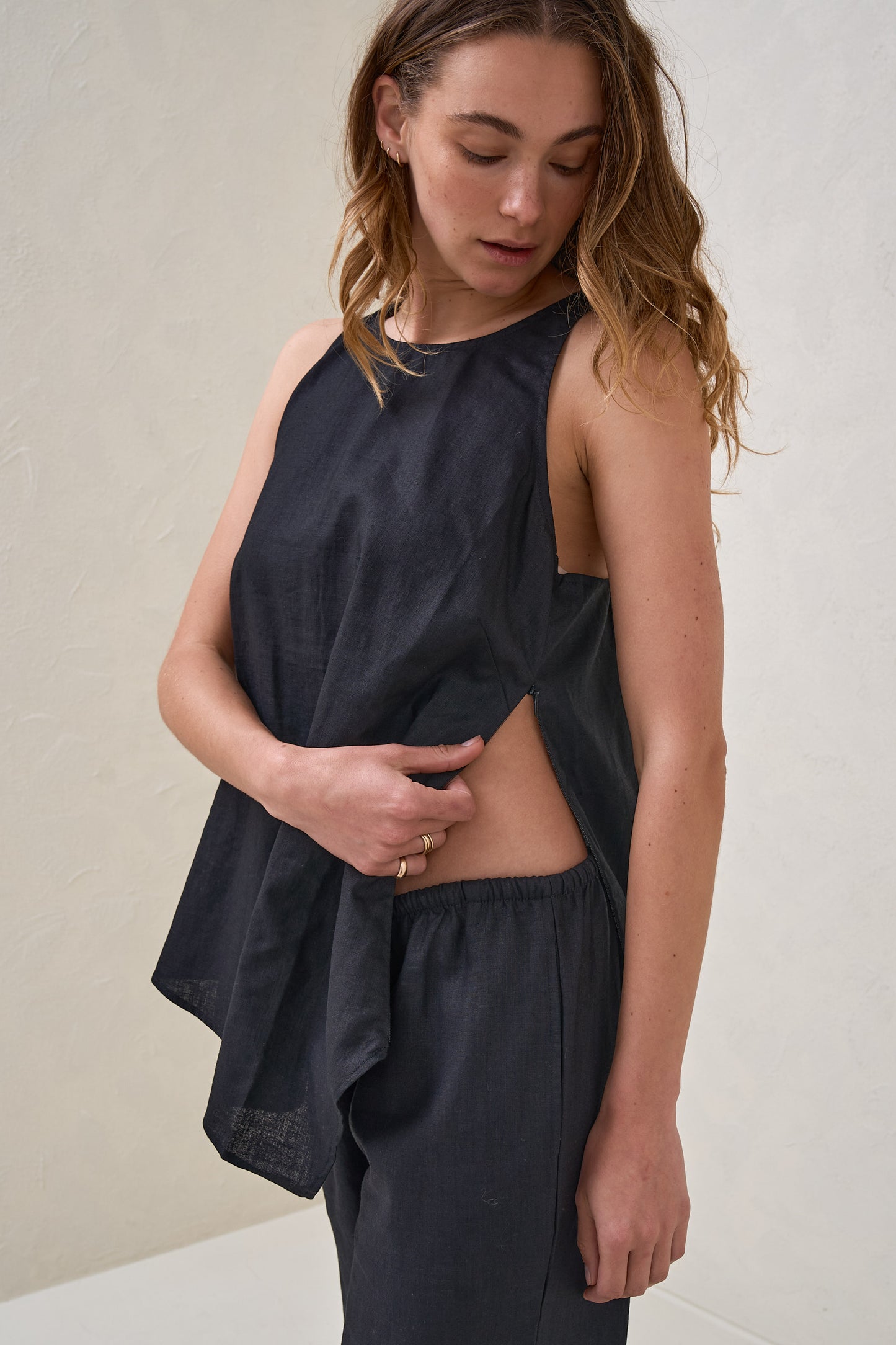 Timeless Linen Nursing Tank - Black