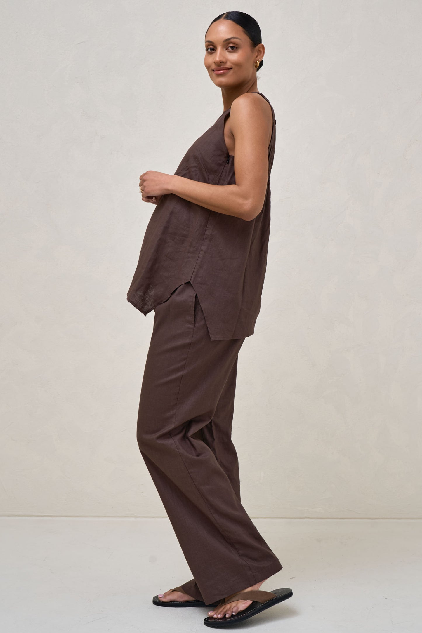 Timeless Linen Nursing Tank - Chocolate