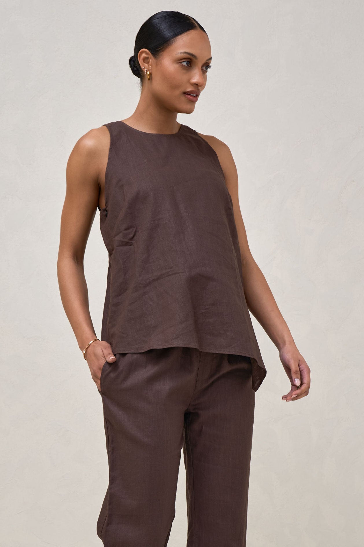Timeless Linen Nursing Tank - Chocolate