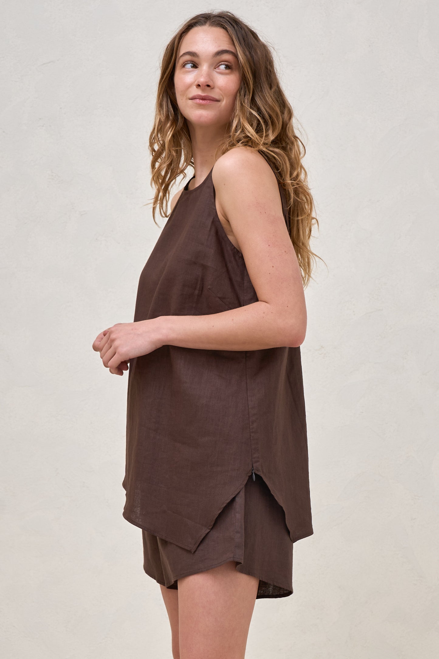 Timeless Linen Nursing Tank - Chocolate