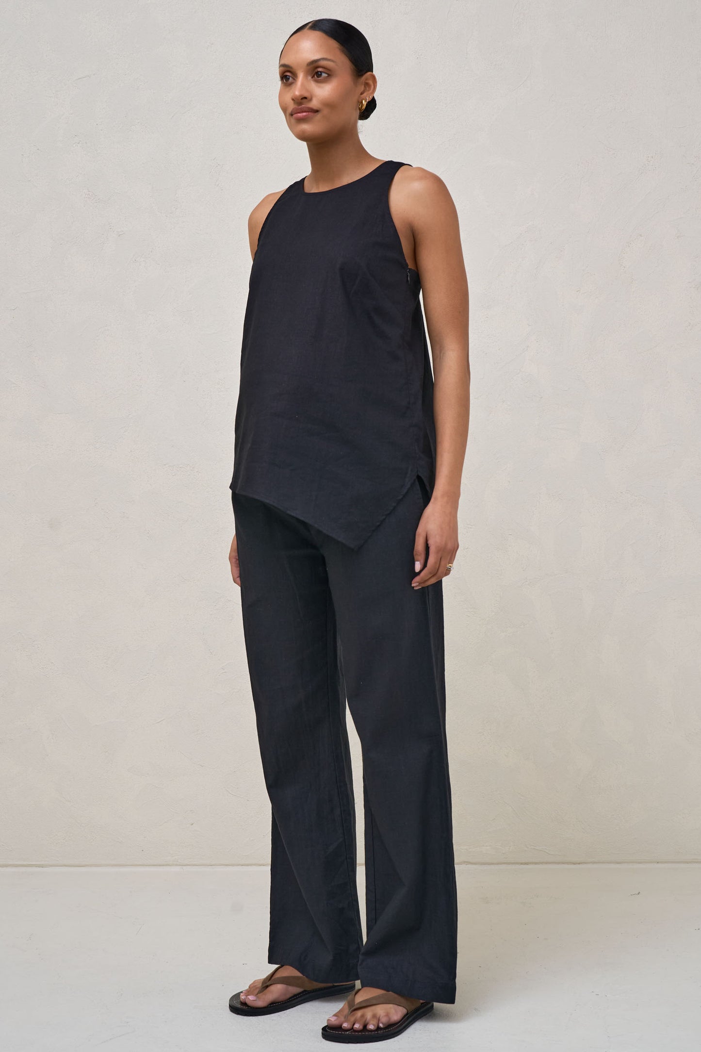 Timeless Linen Nursing Tank - Black