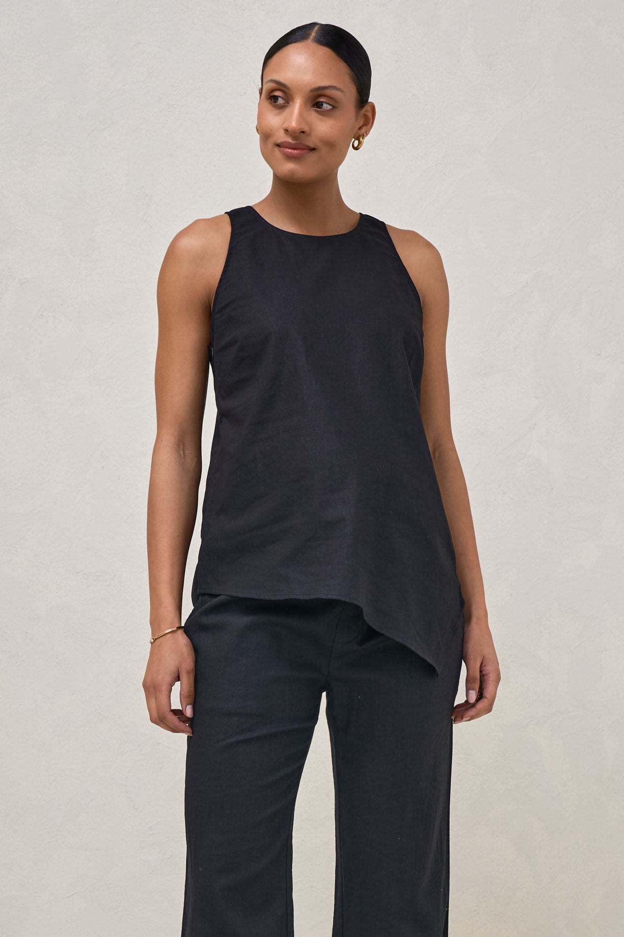 Timeless Linen Nursing Tank - Black