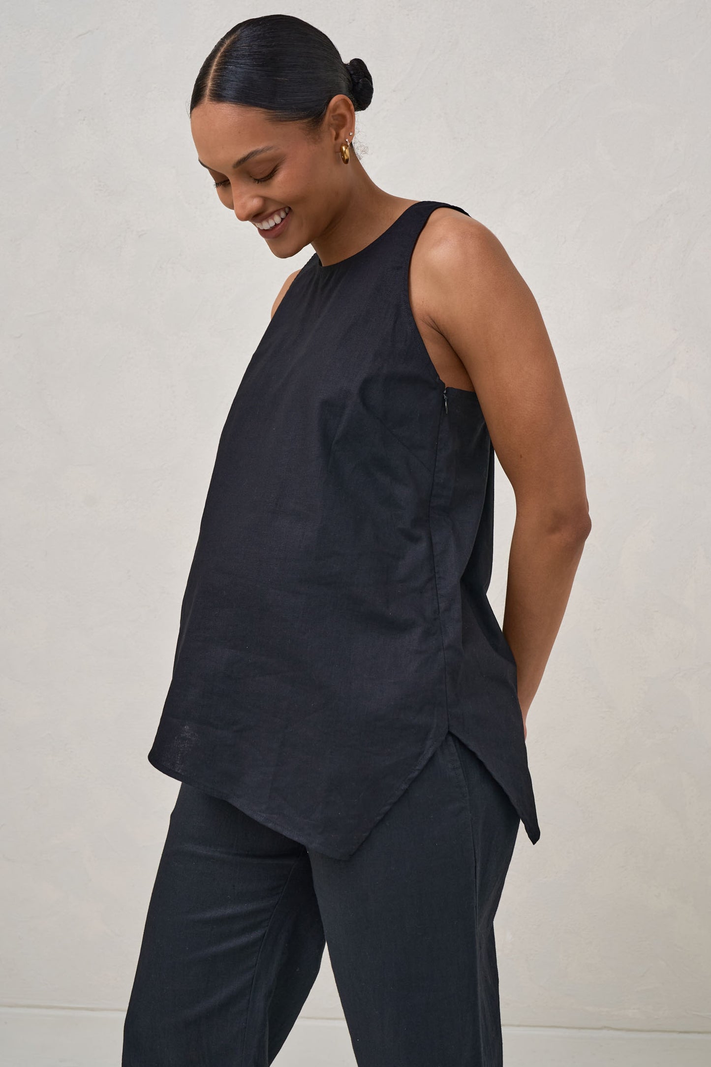 Timeless Linen Nursing Tank - Black
