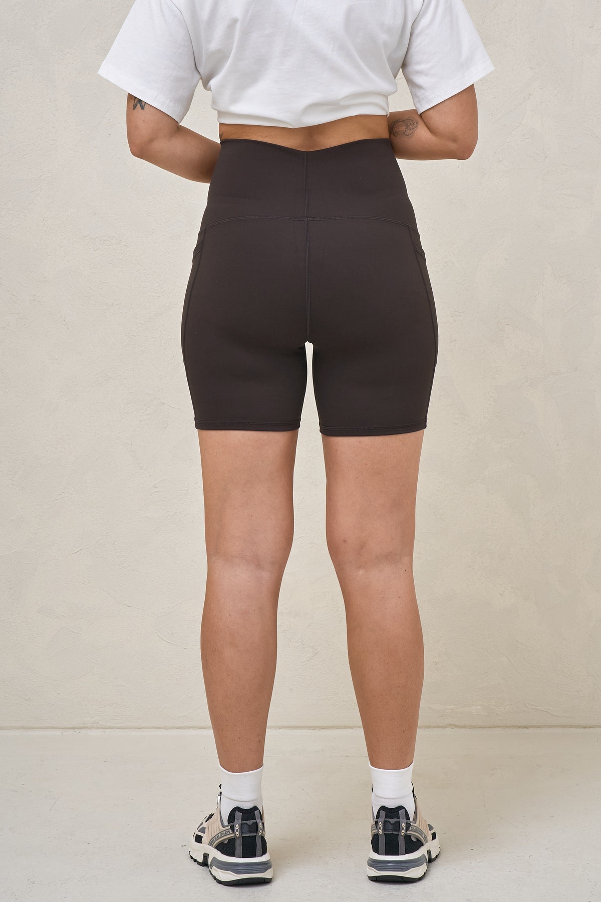 Maternity bike shorts in brown – back view
