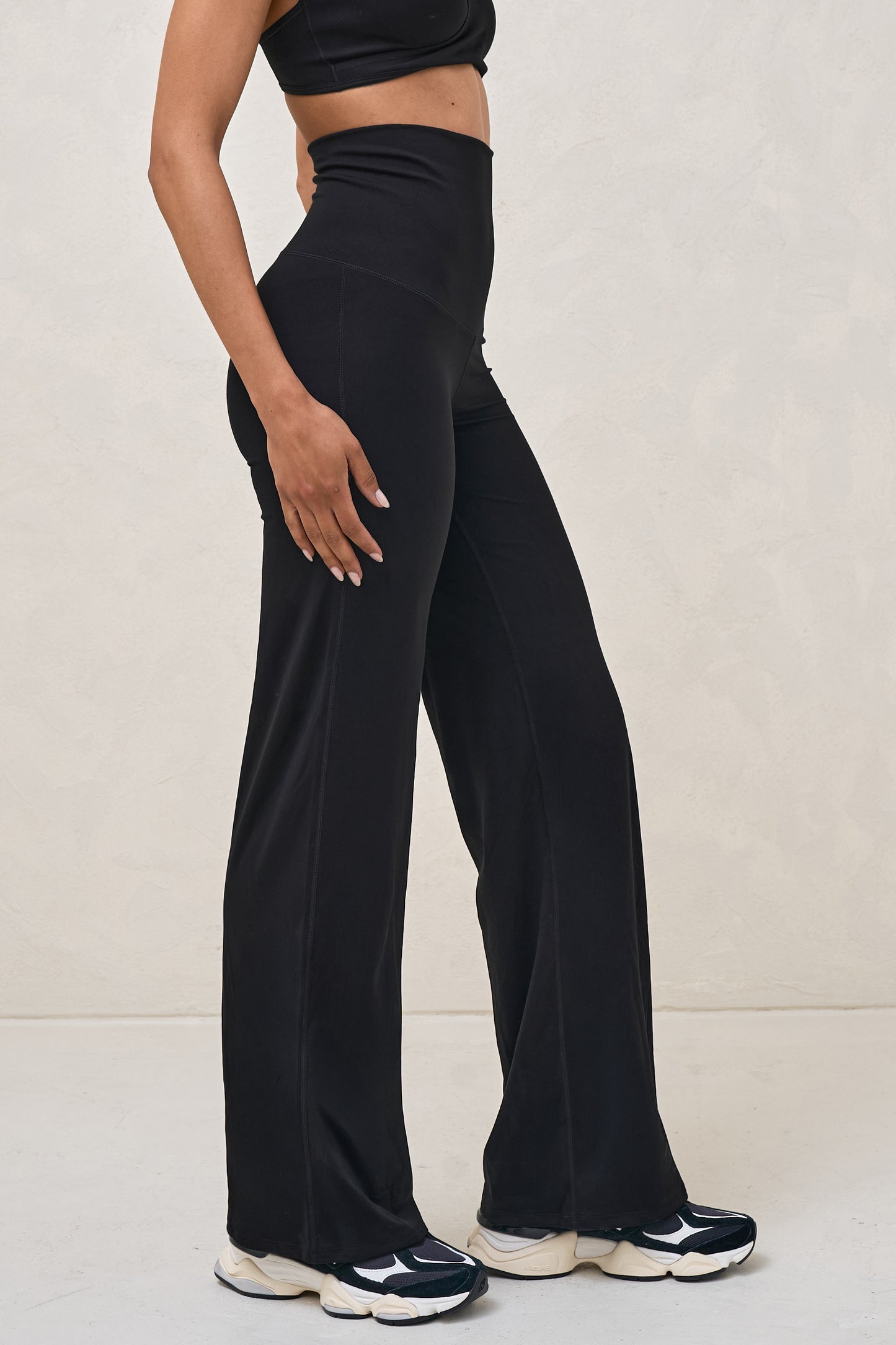 Bodybase Evolve Wide Leg Pant - Black