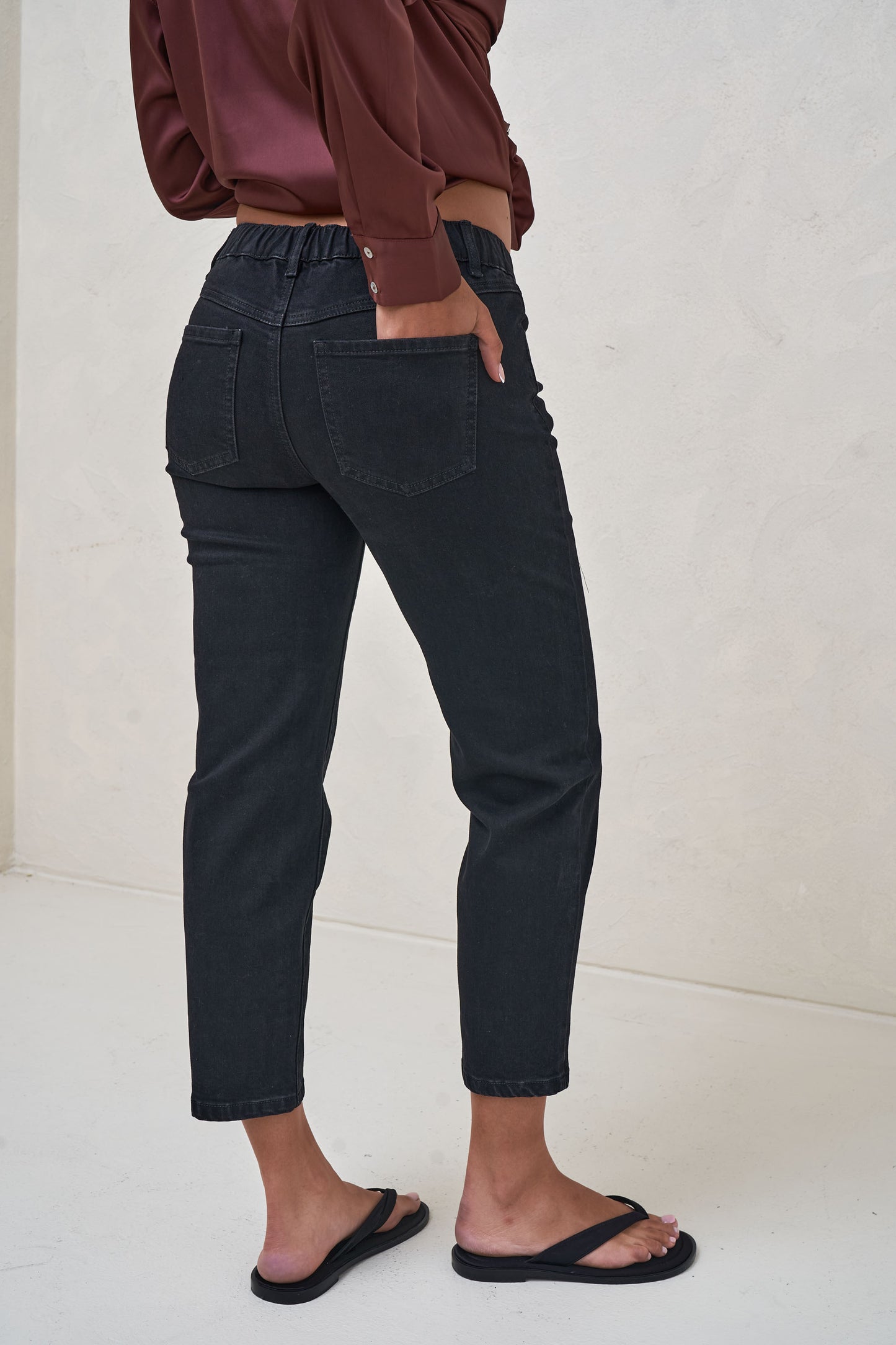maternity-underbump-mom-jean-black-3