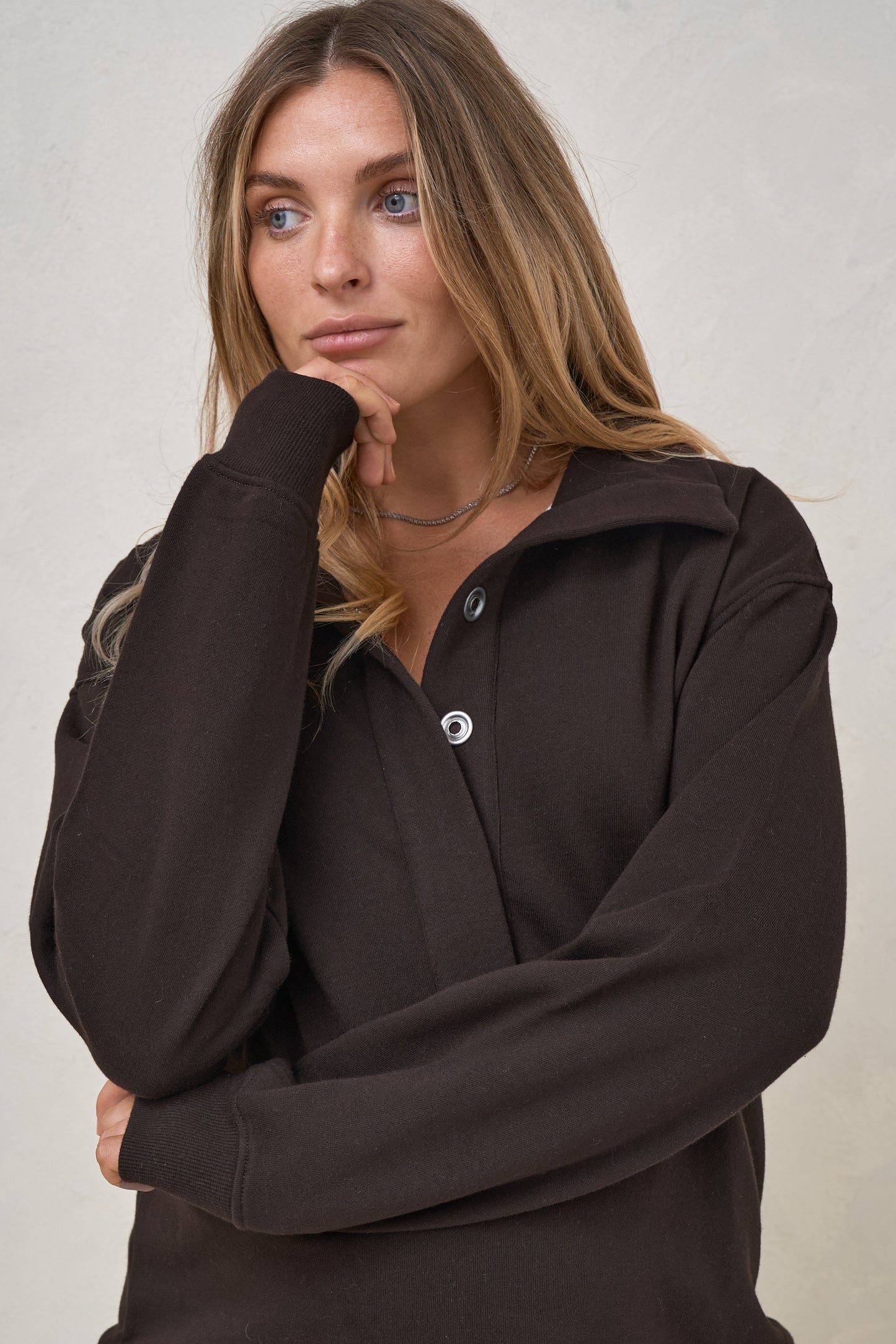 Settle In Snap Front Sweat - Chocolate